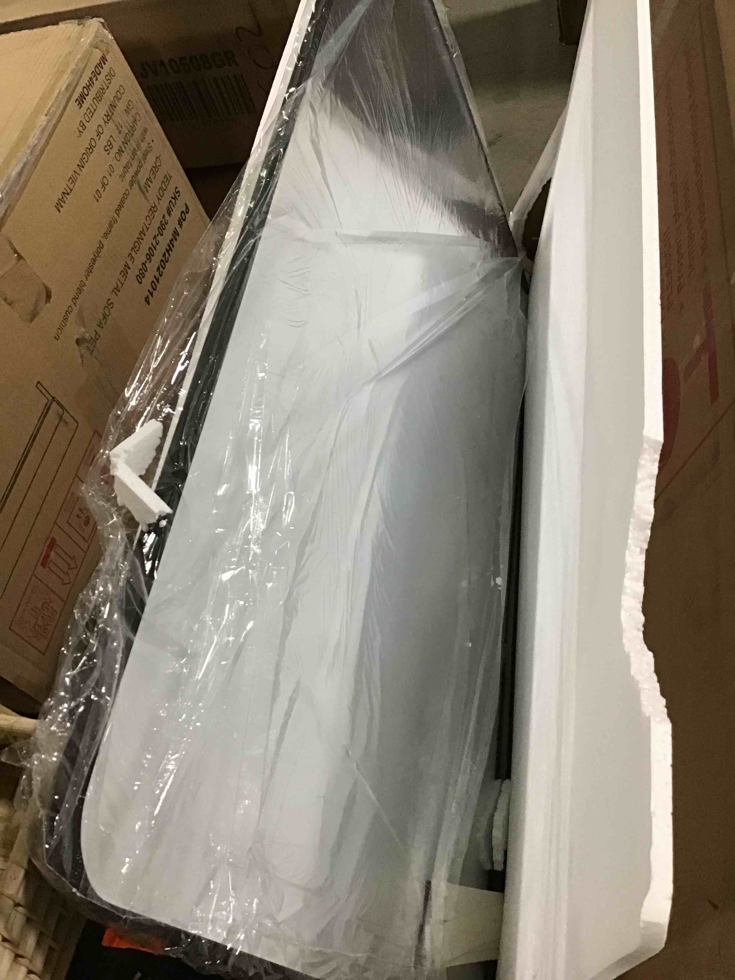https://s3.amazonaws.com/lotting-images-prod/bidfta/RED5455183_1714652093346.jpeg