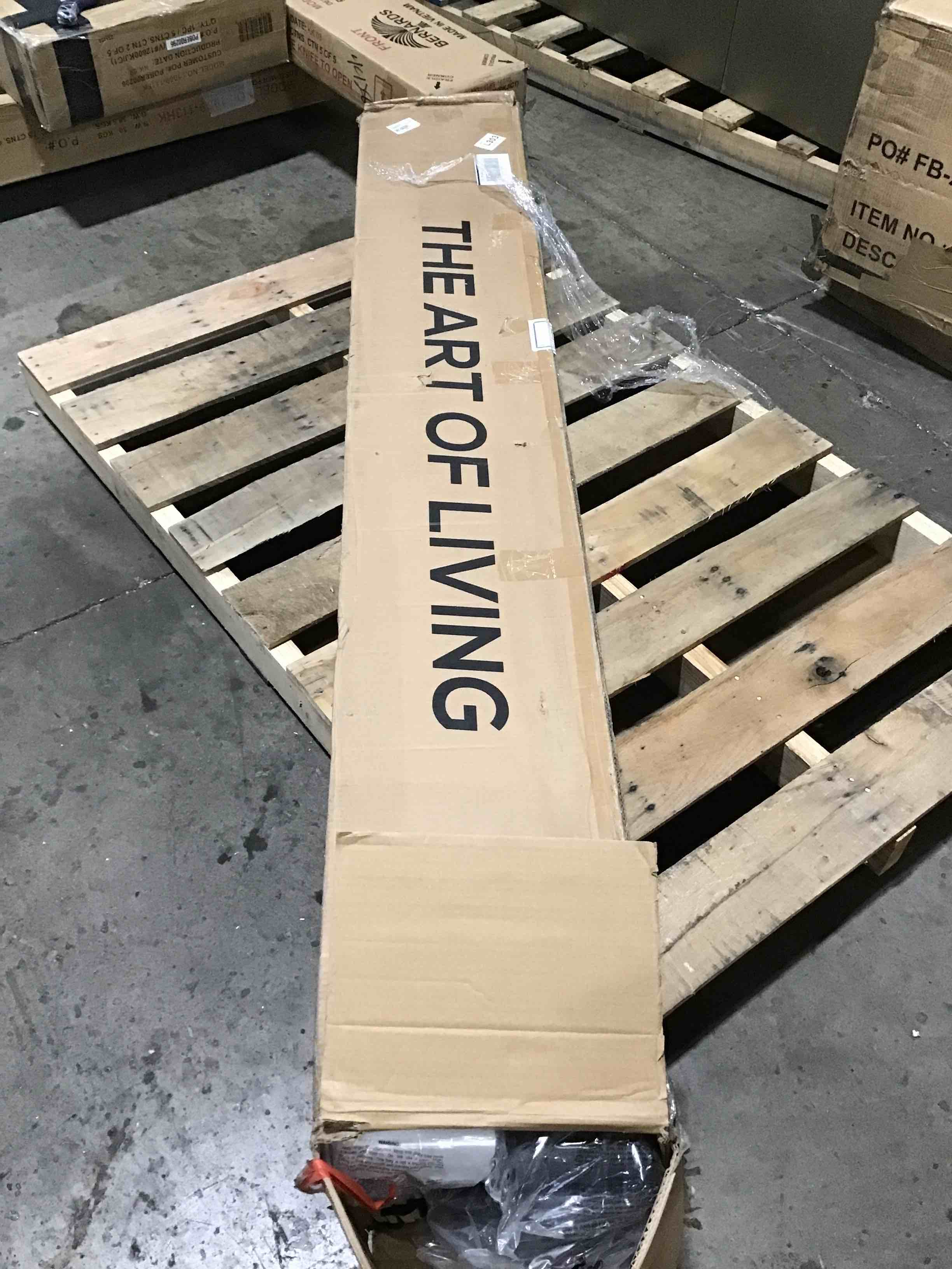 https://s3.amazonaws.com/lotting-images-prod/bidfta/RED5455276_1715007270330.jpeg