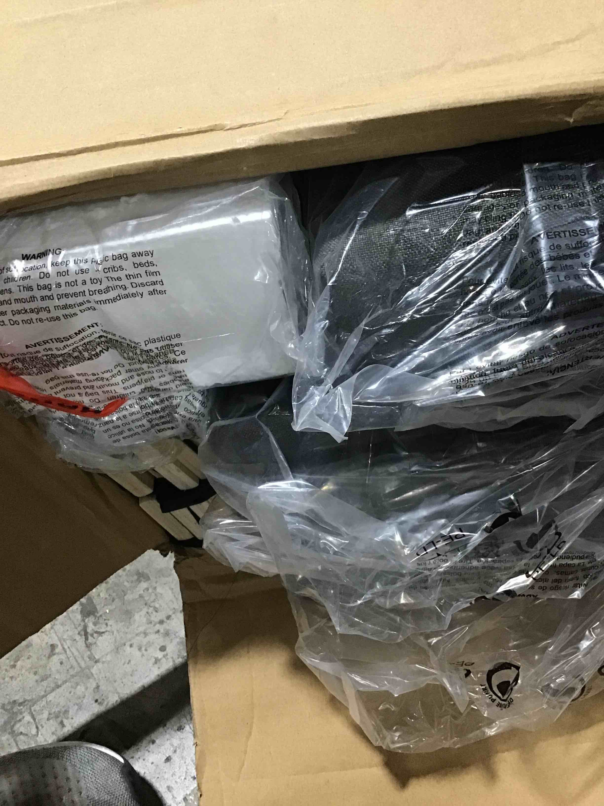 https://s3.amazonaws.com/lotting-images-prod/bidfta/RED5455276_1715007276181.jpeg