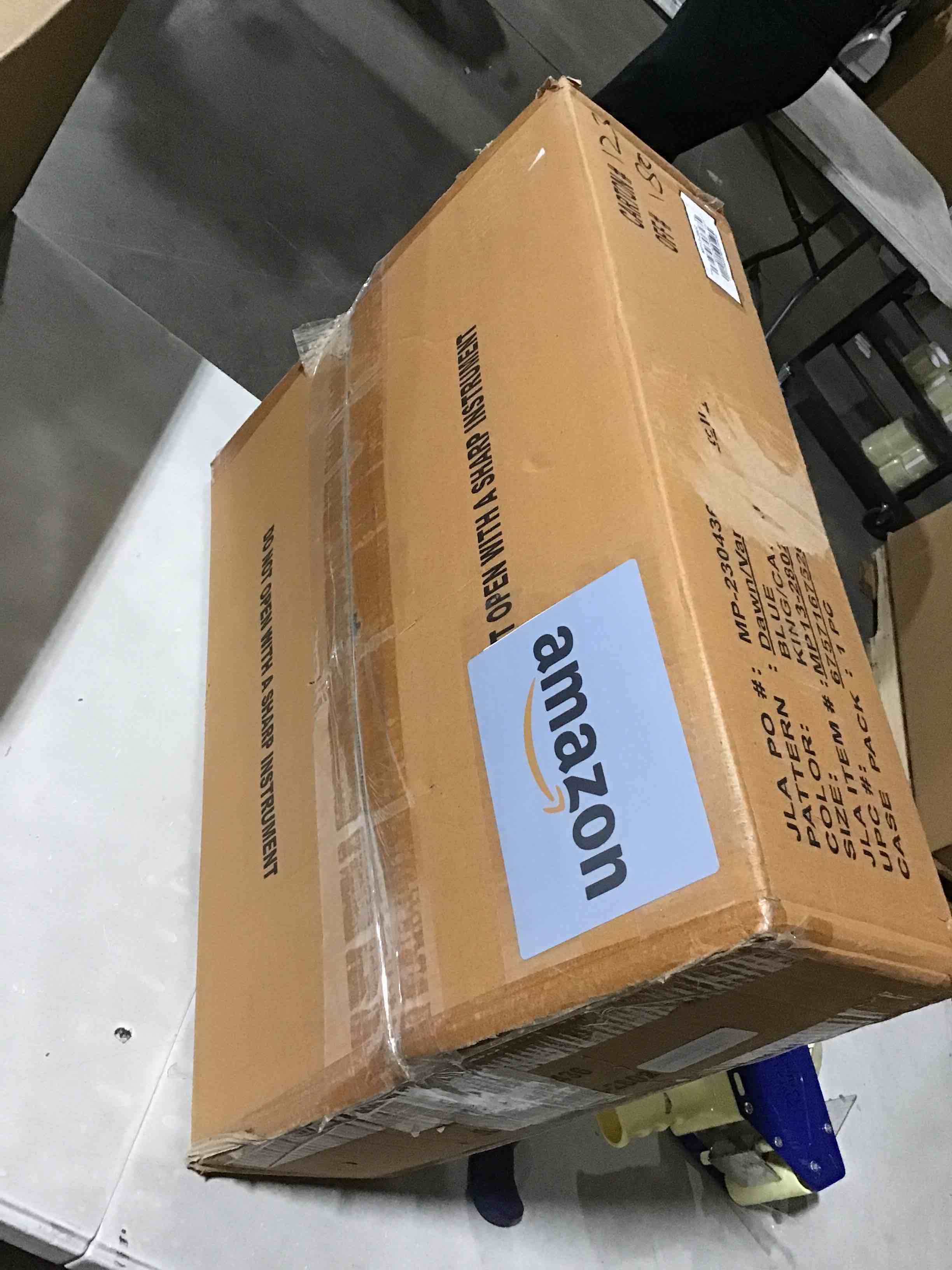 https://s3.amazonaws.com/lotting-images-prod/bidfta/RED5455560_1715343200188.jpeg
