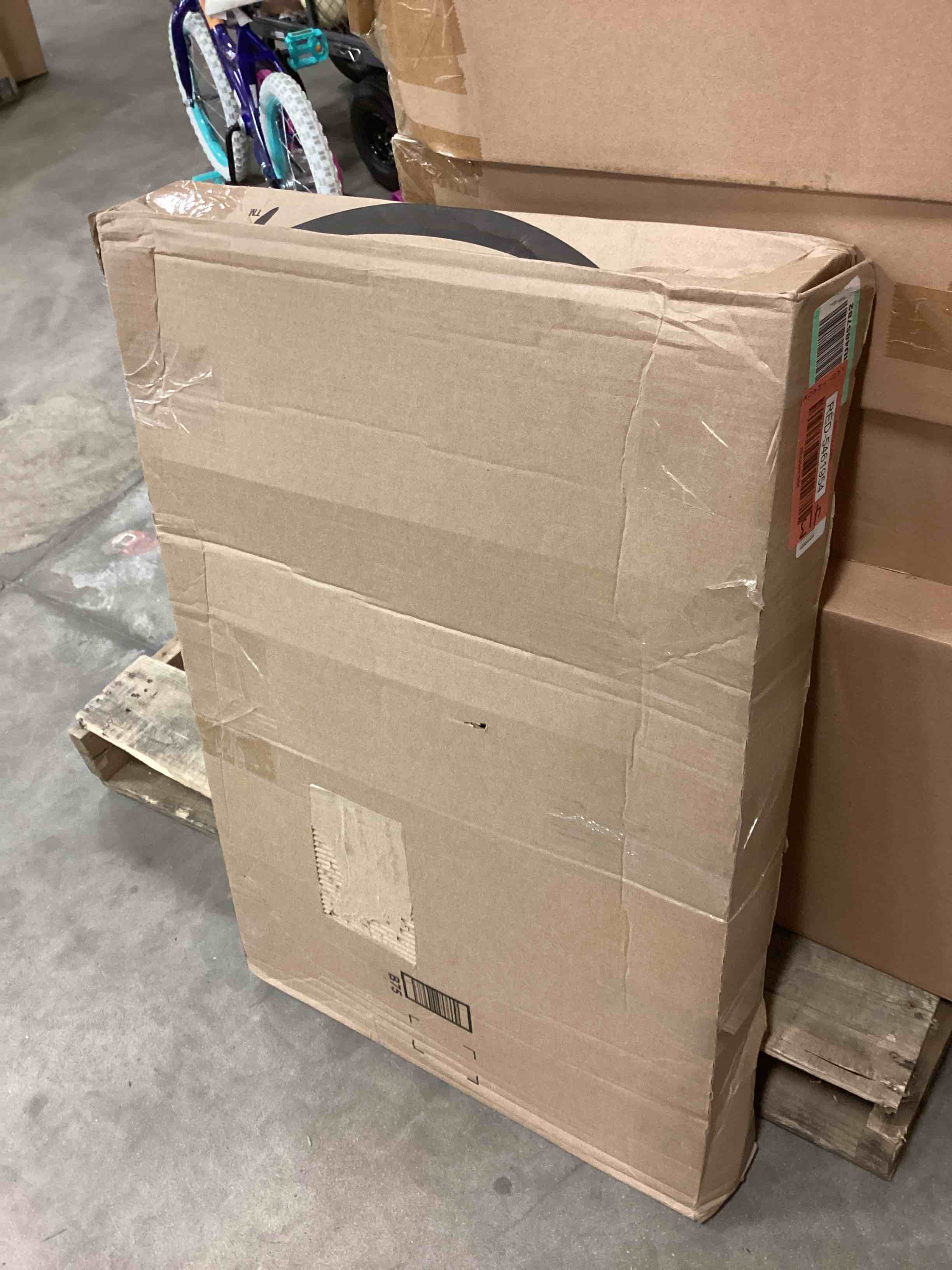 https://s3.amazonaws.com/lotting-images-prod/bidfta/RED5461954_1699889838477.jpeg