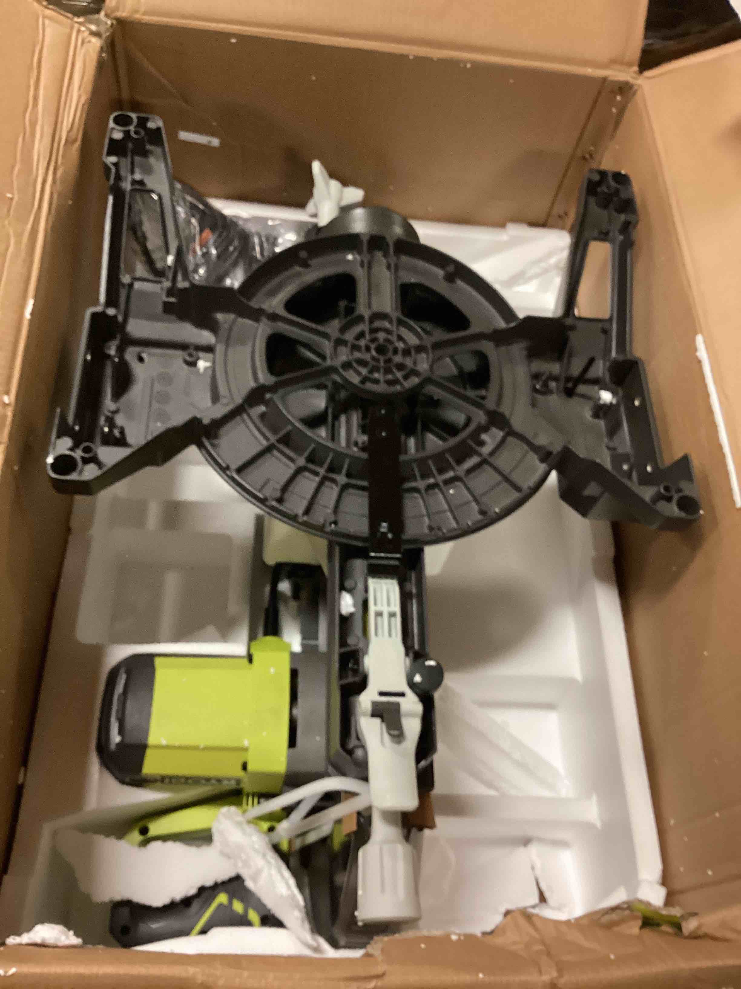 https://s3.amazonaws.com/lotting-images-prod/bidfta/RED5462354_1701439065363.jpeg