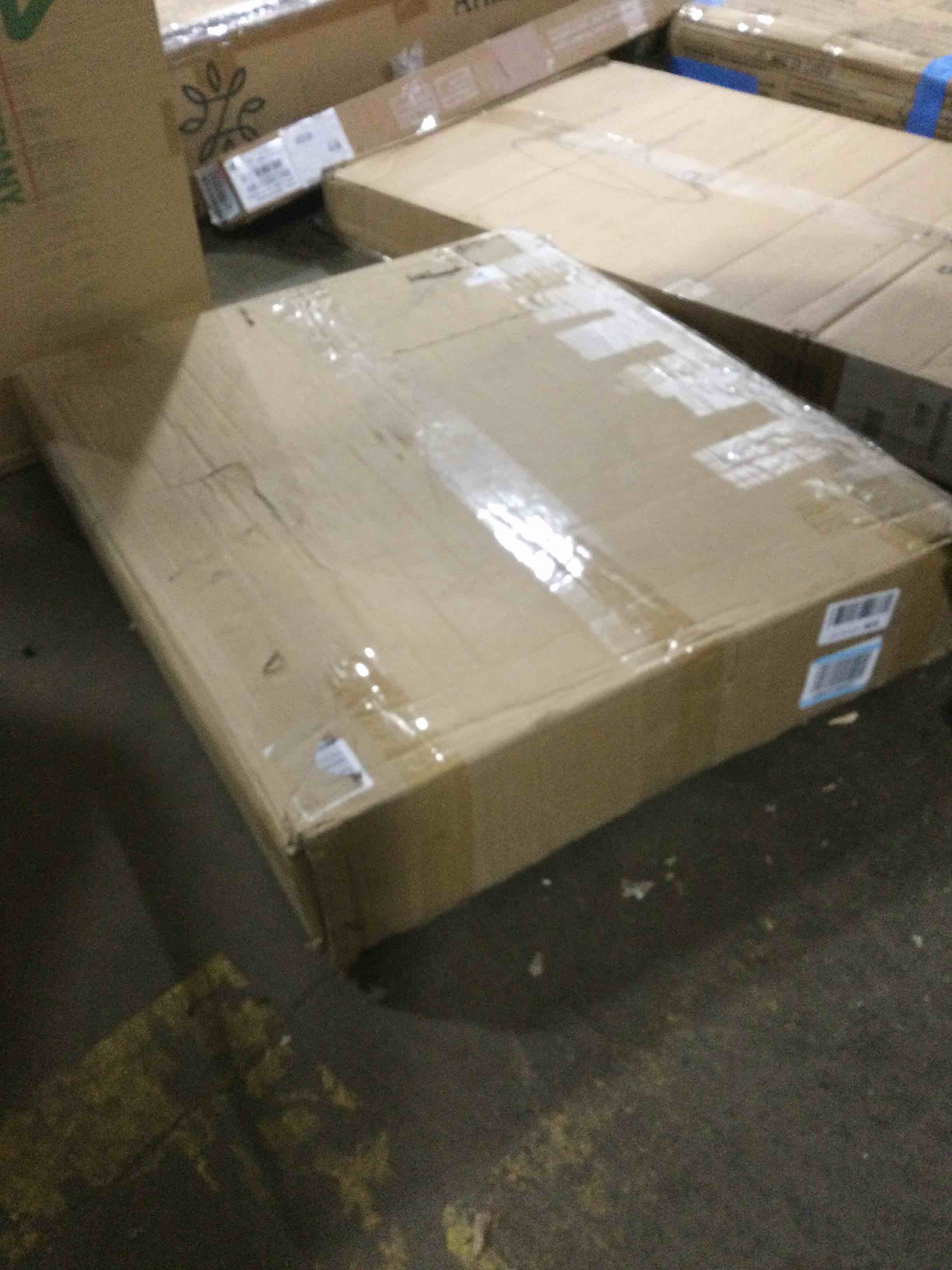 https://s3.amazonaws.com/lotting-images-prod/bidfta/RED5470809_1701975724752.jpeg