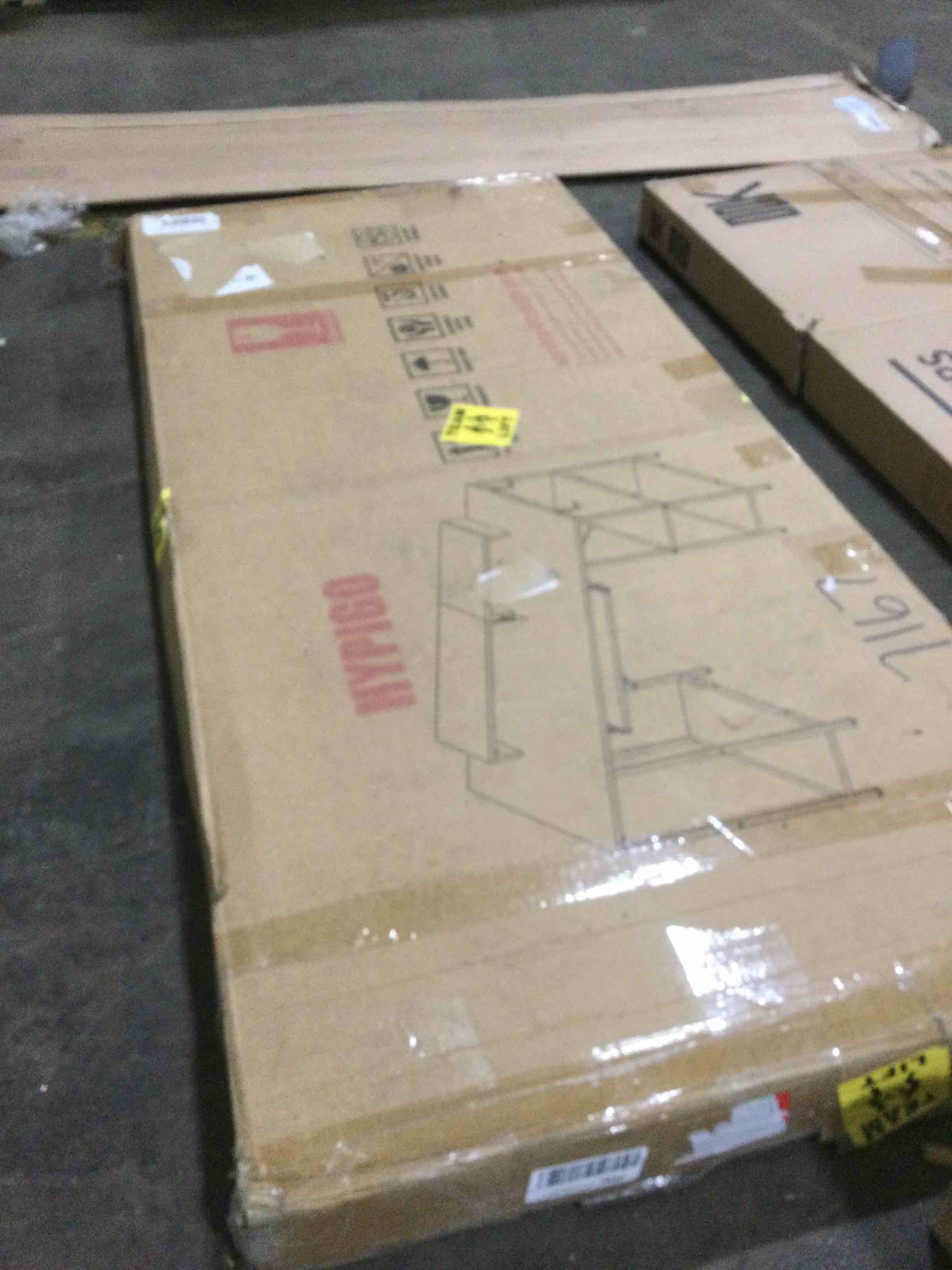 https://s3.amazonaws.com/lotting-images-prod/bidfta/RED5470826_1701978364410.jpeg