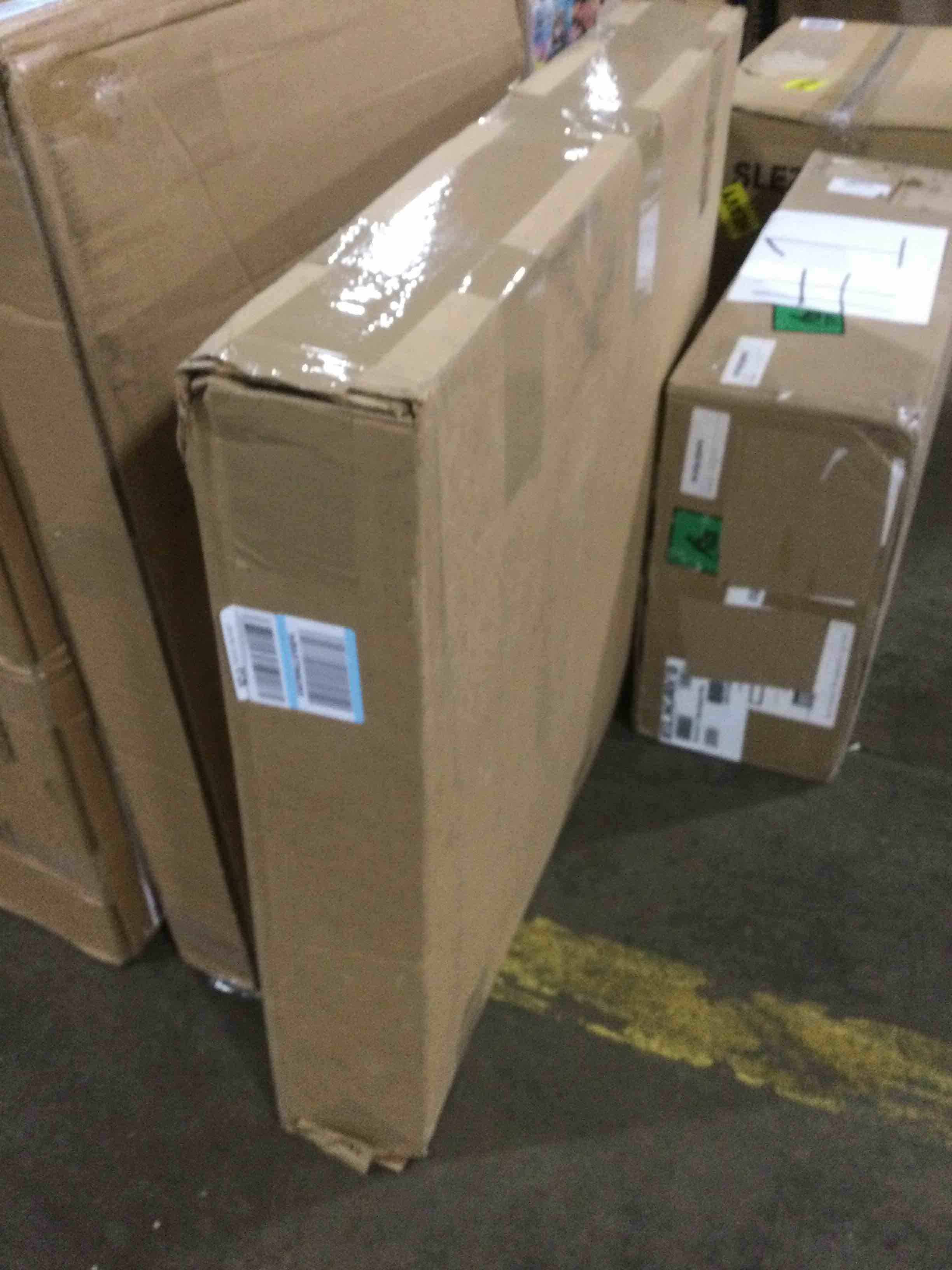 https://s3.amazonaws.com/lotting-images-prod/bidfta/RED5470858_1701983312125.jpeg