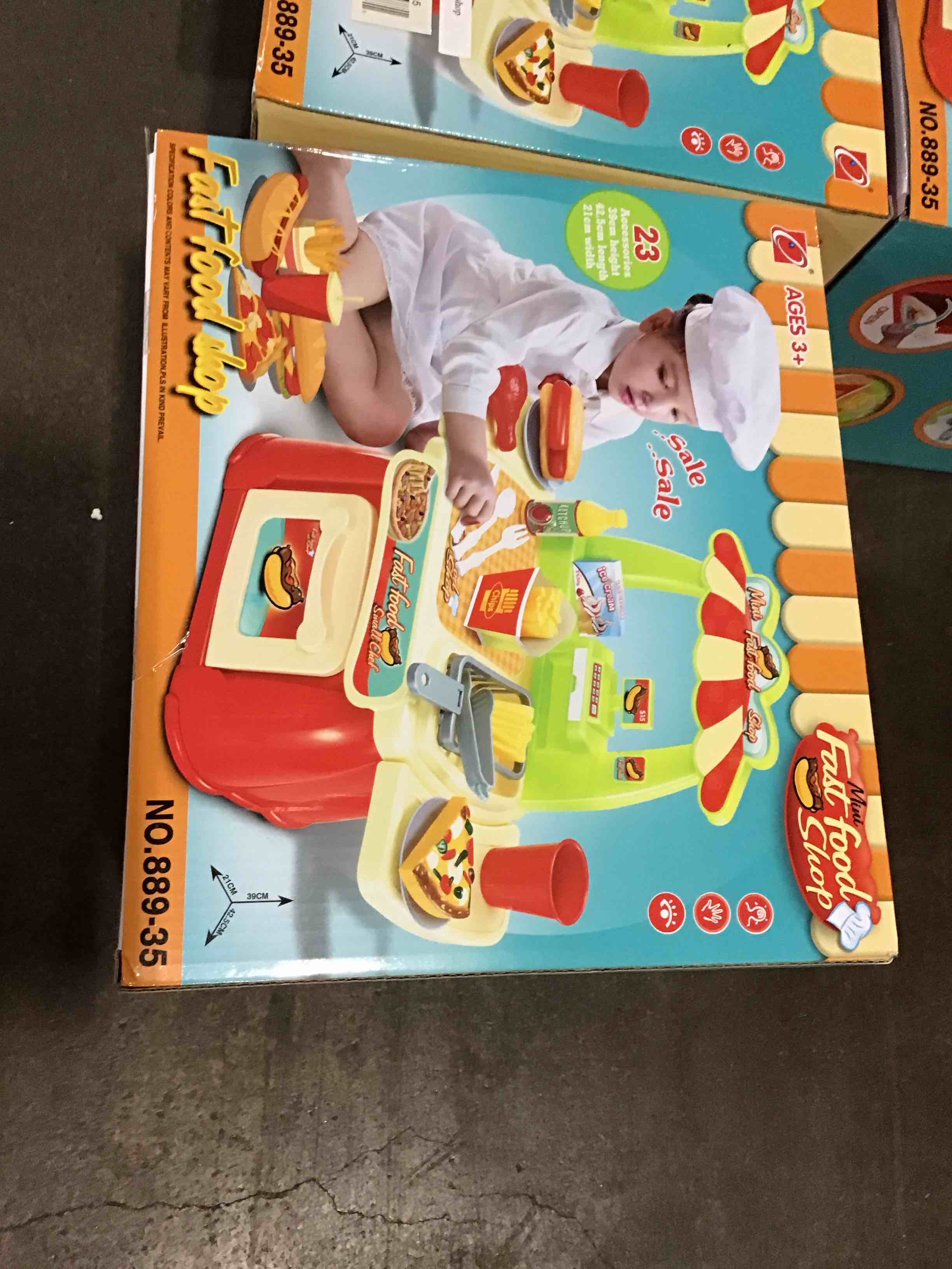 Fast food shop ages 3+ little stand
