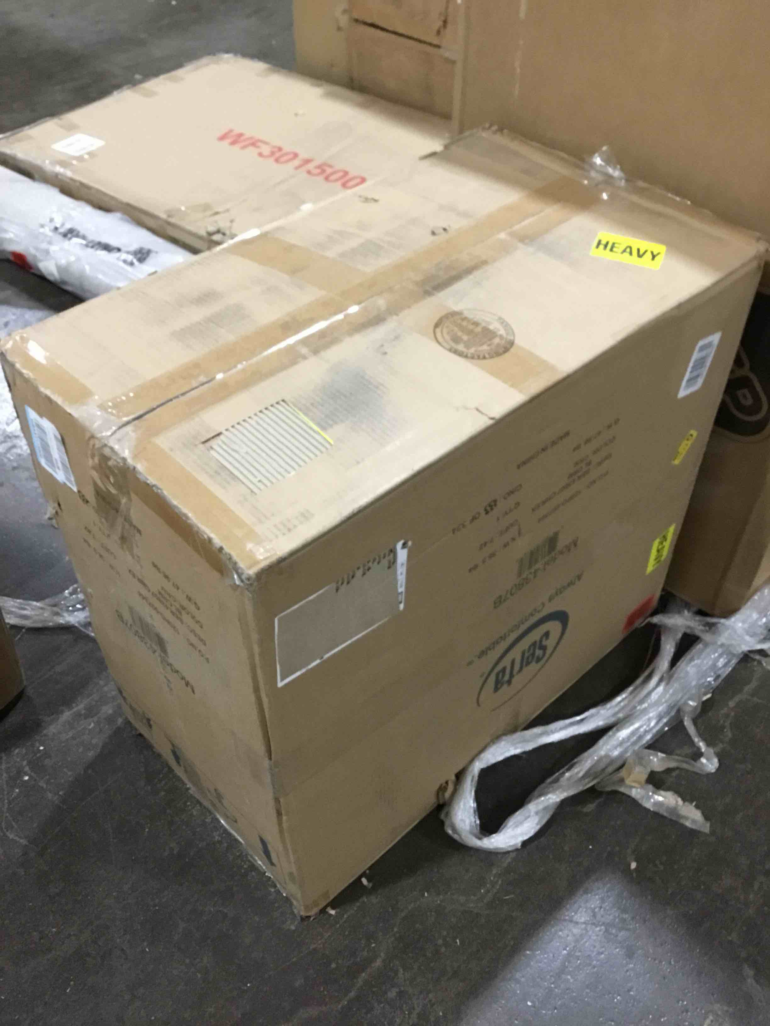 https://s3.amazonaws.com/lotting-images-prod/bidfta/RED5475588_1702931368401.jpeg