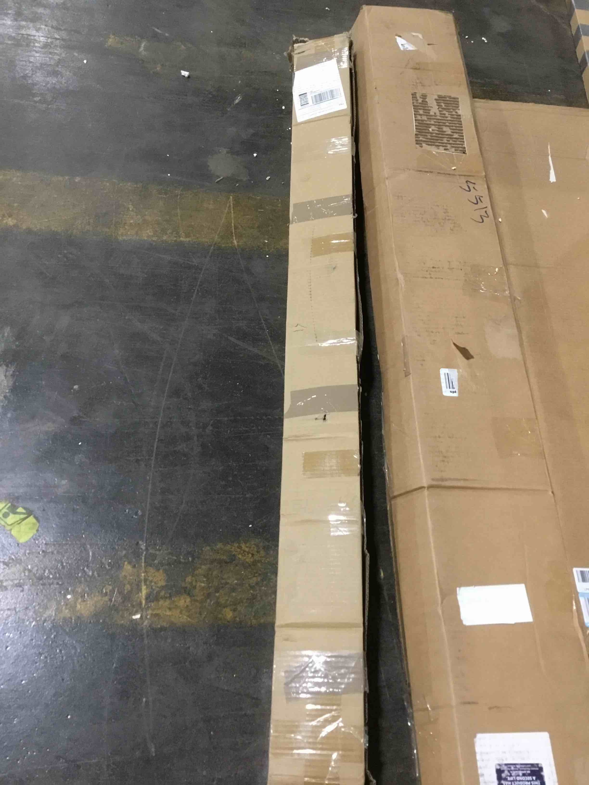 https://s3.amazonaws.com/lotting-images-prod/bidfta/RED5475731_1703011045918.jpeg