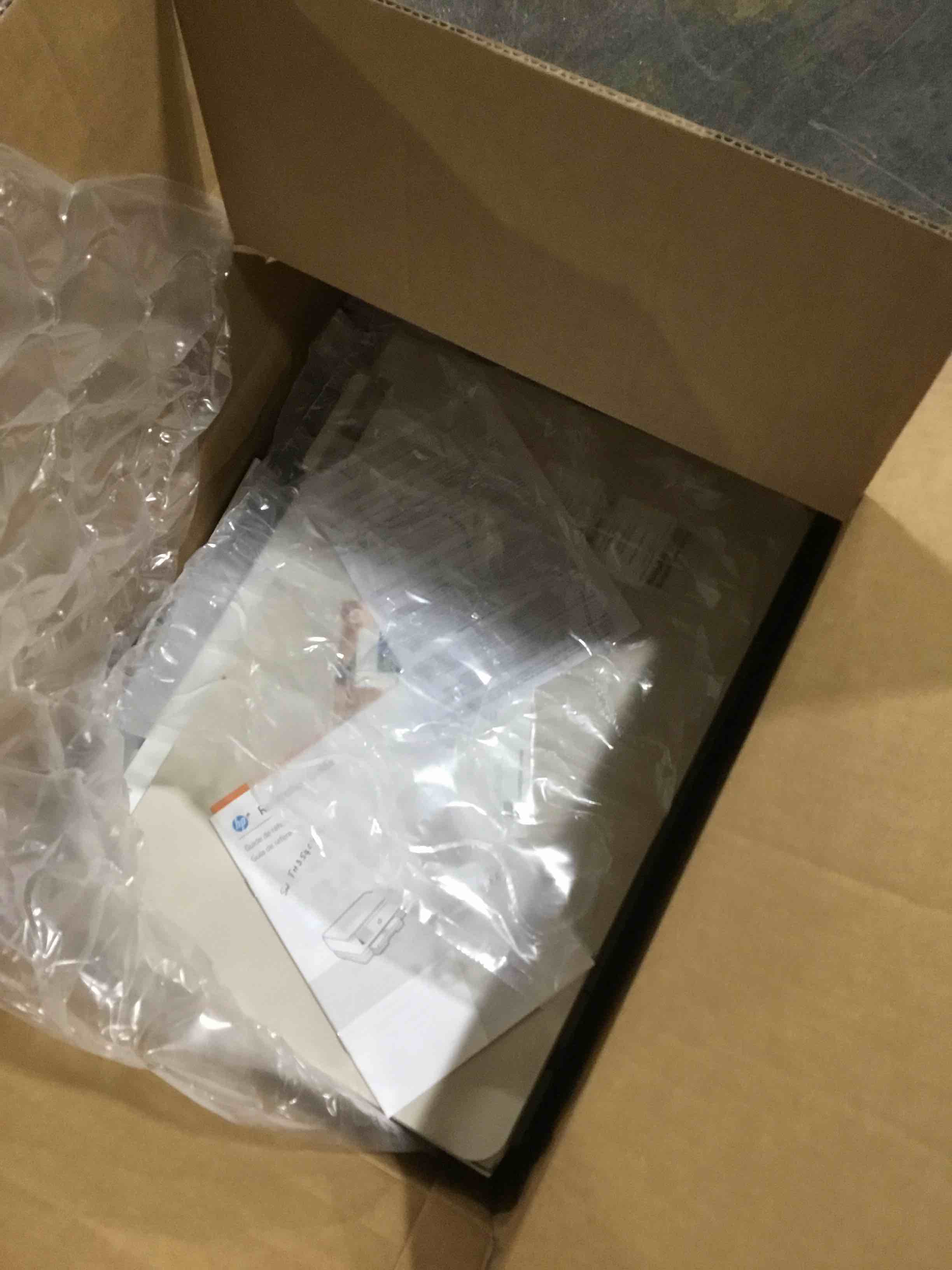 https://s3.amazonaws.com/lotting-images-prod/bidfta/RED5475737_1703011999296.jpeg