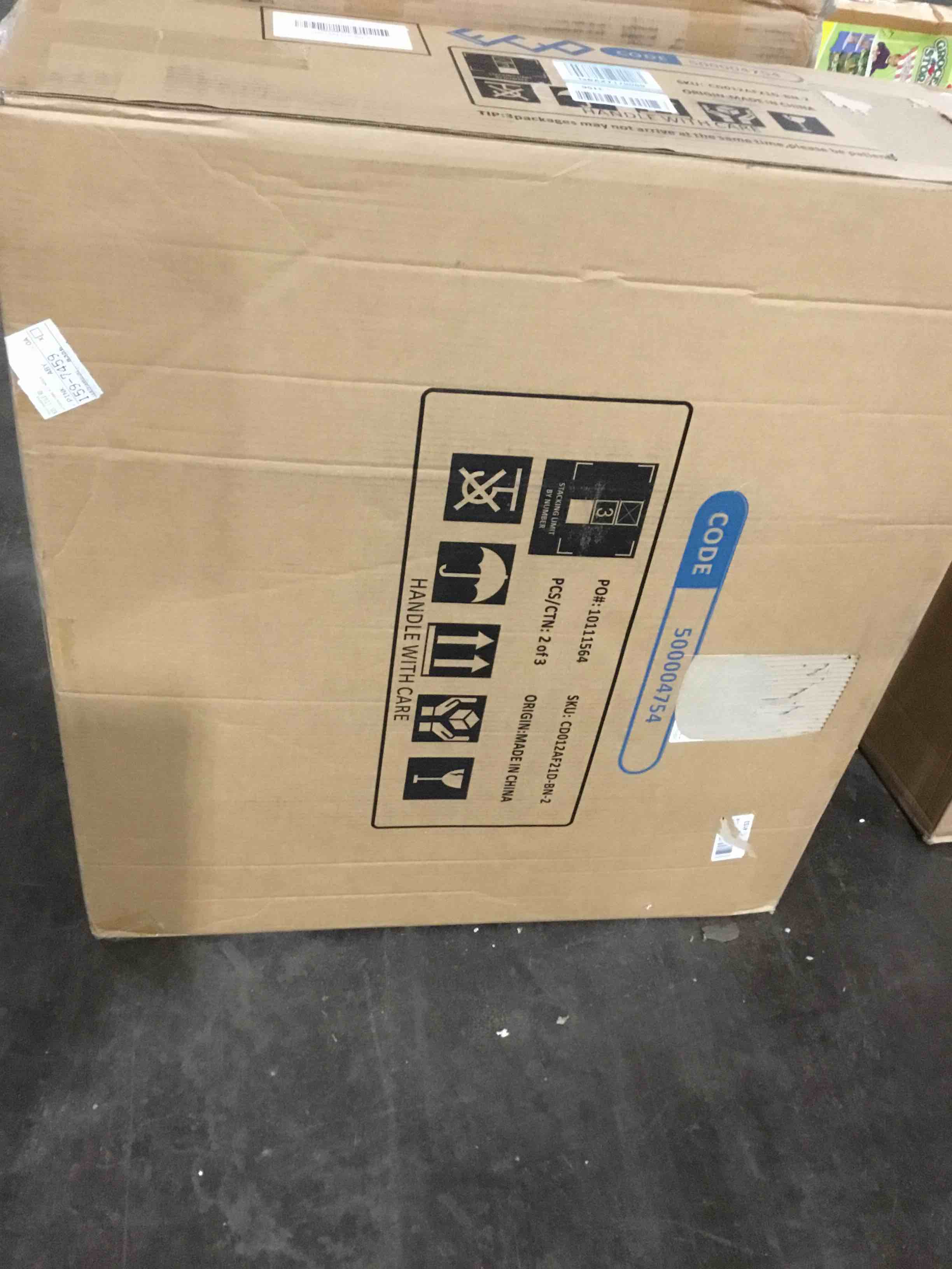 https://s3.amazonaws.com/lotting-images-prod/bidfta/RED5475752_1703013721413.jpeg