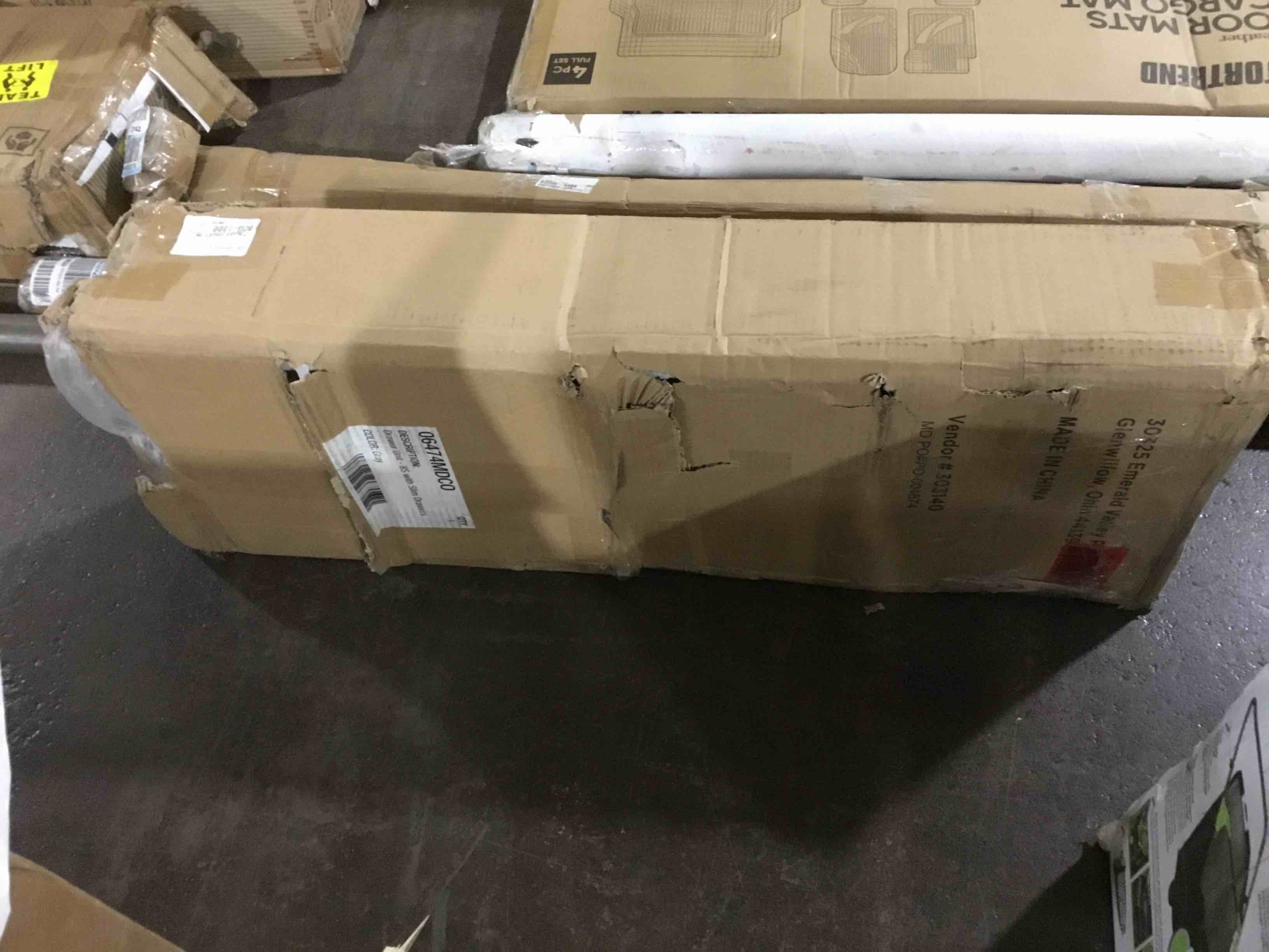 https://s3.amazonaws.com/lotting-images-prod/bidfta/RED5475761_1703015817143.jpeg