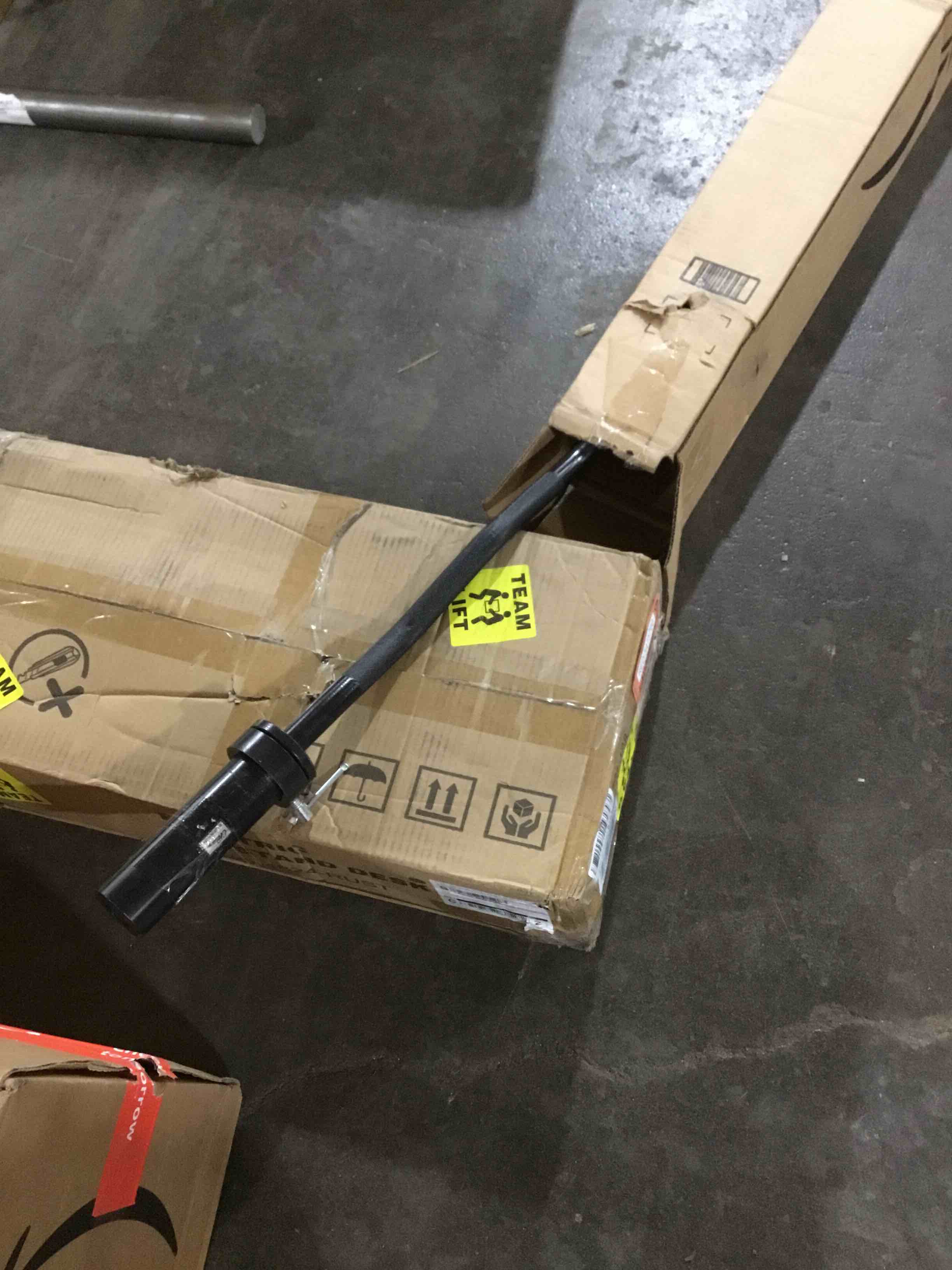 https://s3.amazonaws.com/lotting-images-prod/bidfta/RED5475787_1703017021960.jpeg