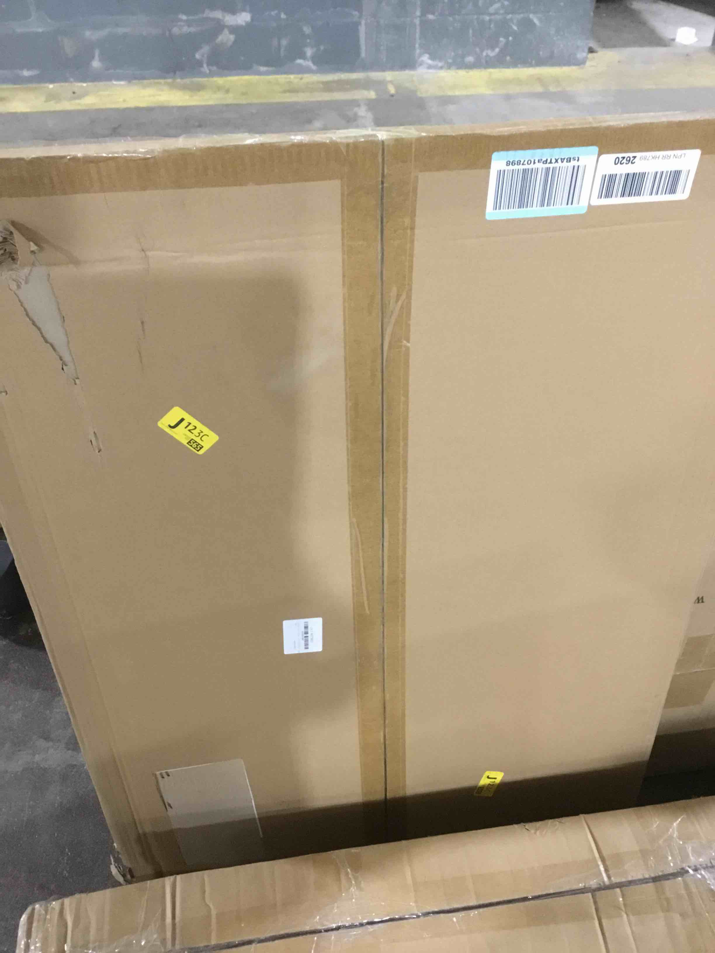 https://s3.amazonaws.com/lotting-images-prod/bidfta/RED5475790_1703017257690.jpeg