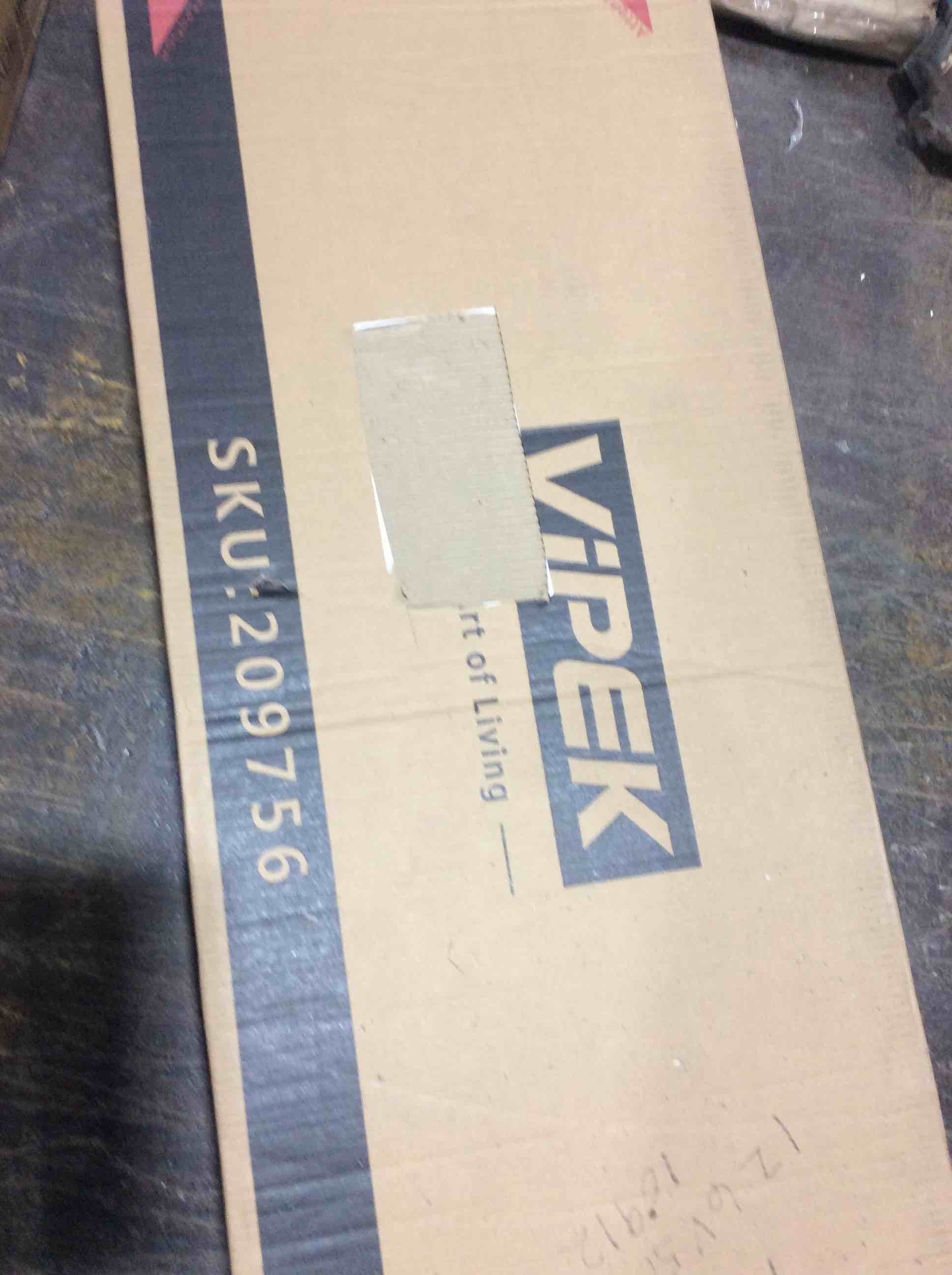https://s3.amazonaws.com/lotting-images-prod/bidfta/RED5478781_1702397127609.jpeg
