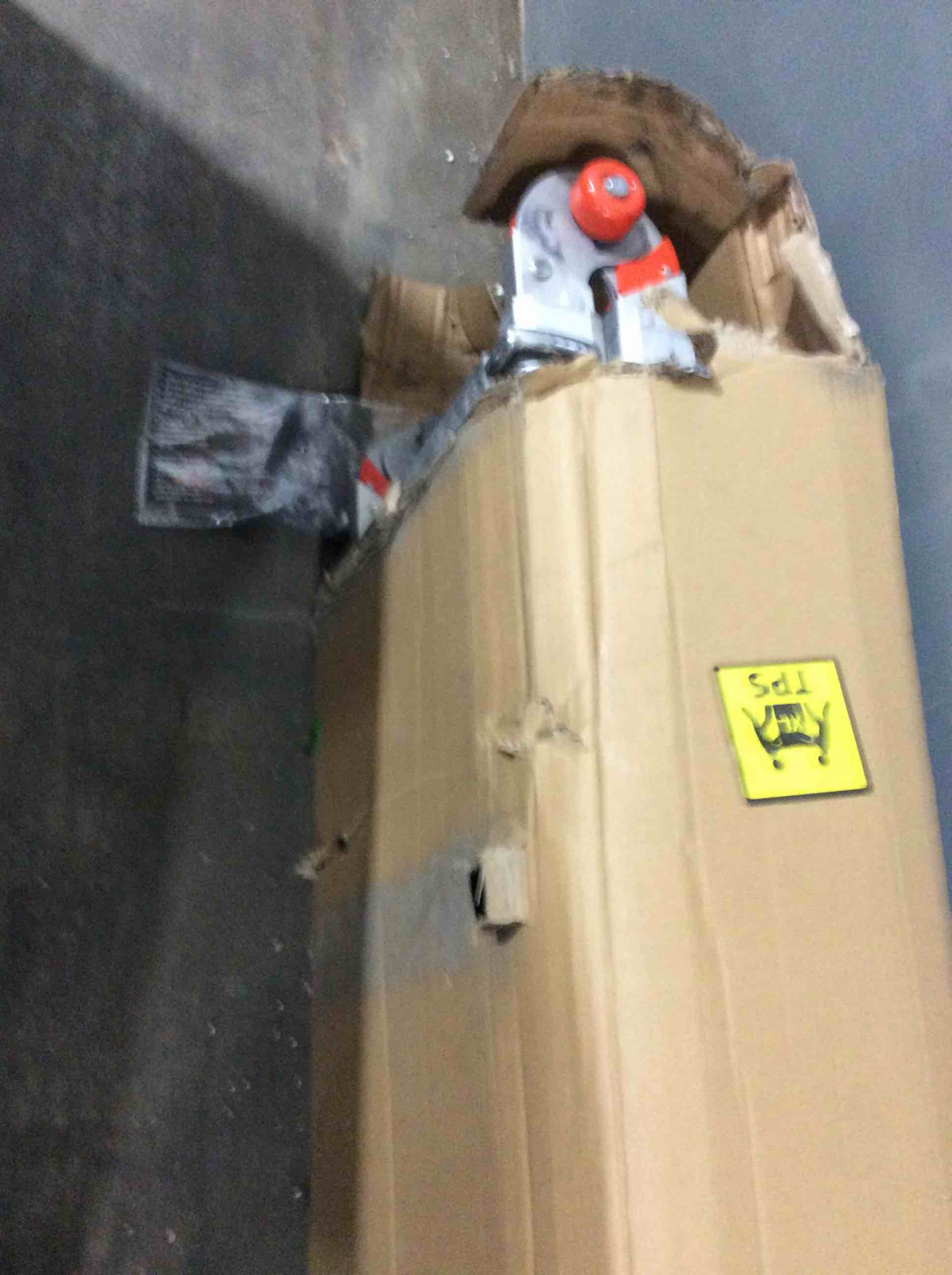 https://s3.amazonaws.com/lotting-images-prod/bidfta/RED5478818_1702403512731.jpeg