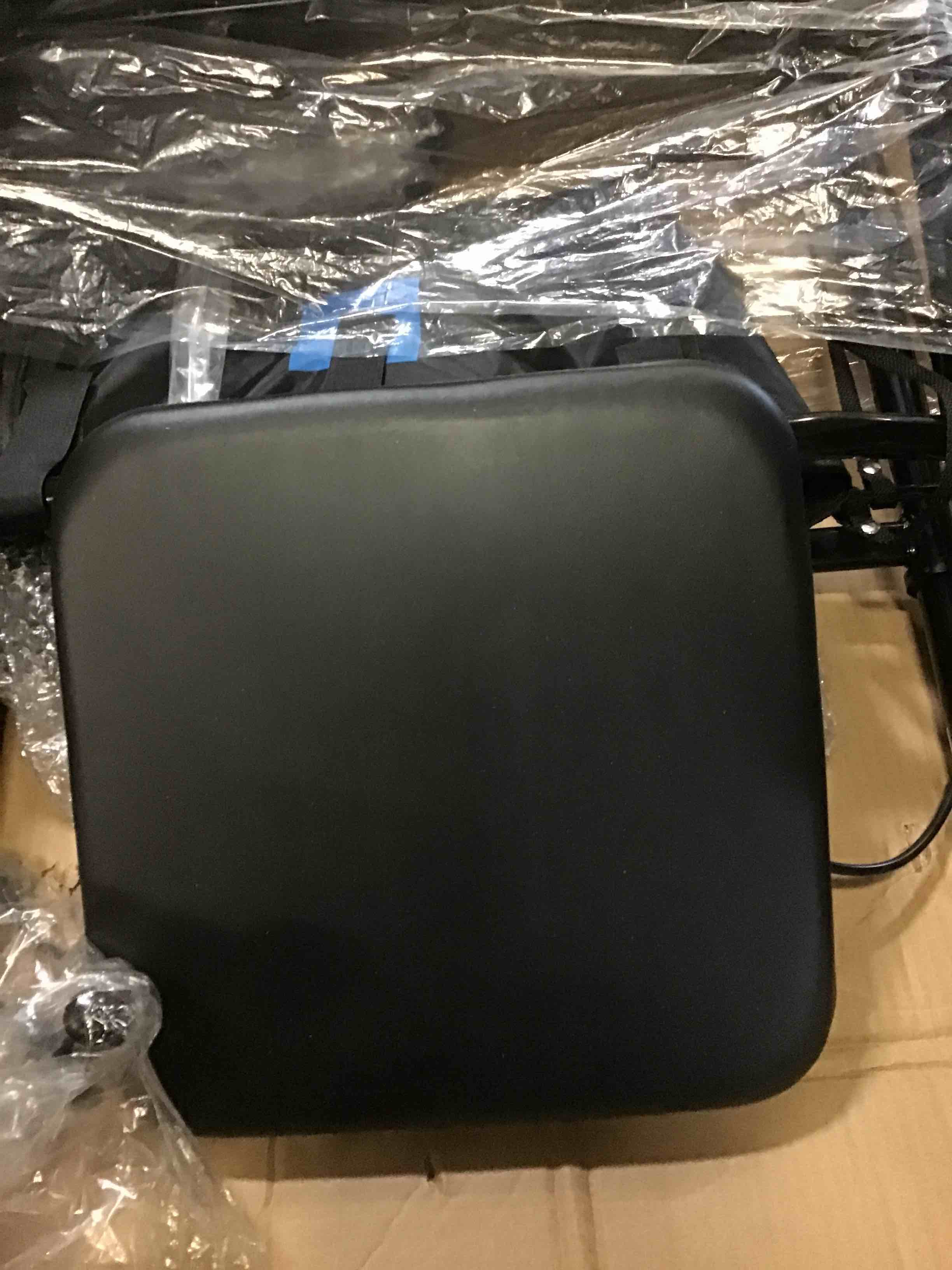 https://s3.amazonaws.com/lotting-images-prod/bidfta/RED5480944_1699968734579.jpeg