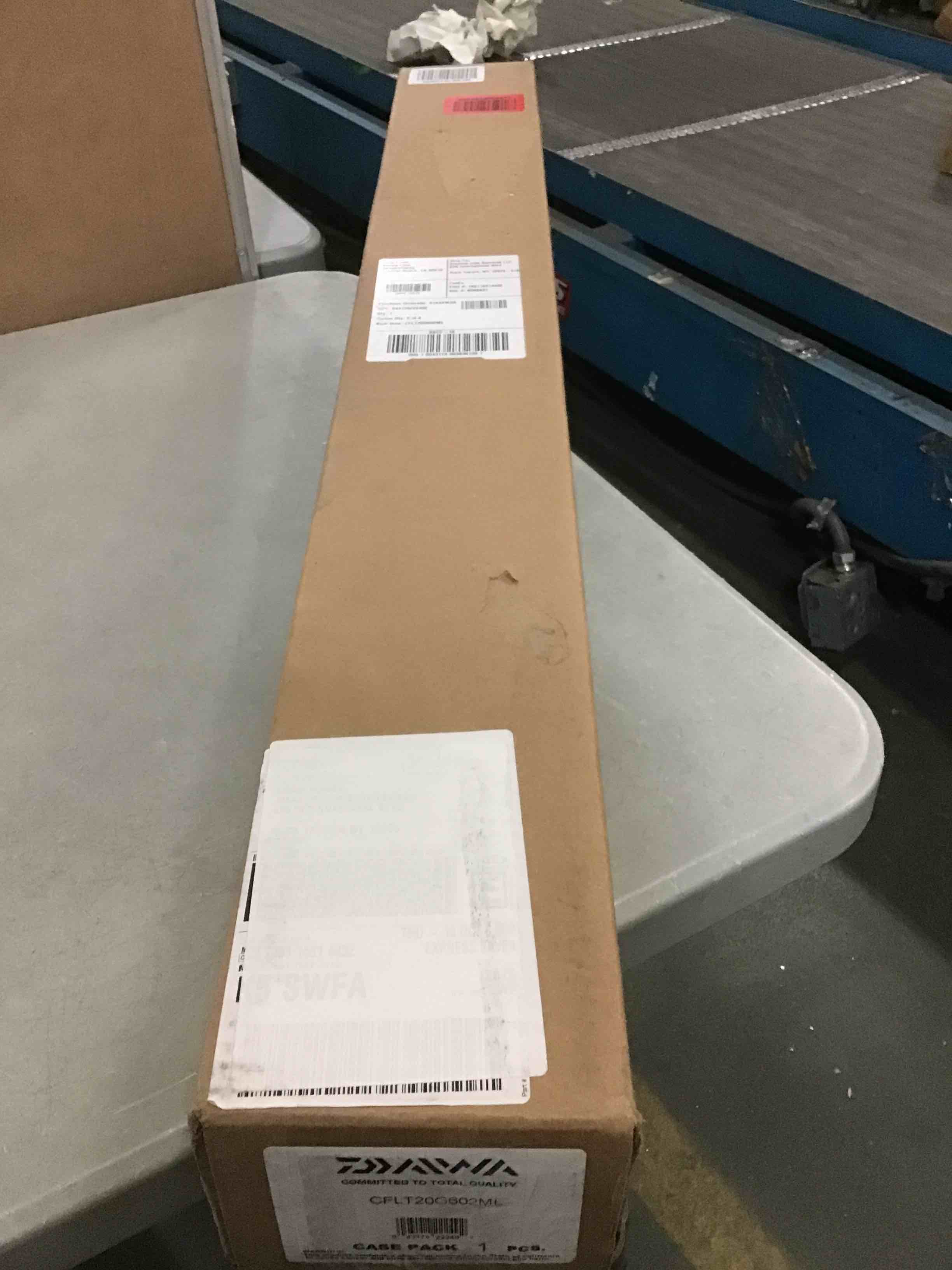 https://s3.amazonaws.com/lotting-images-prod/bidfta/RED5481050_1700055398914.jpeg