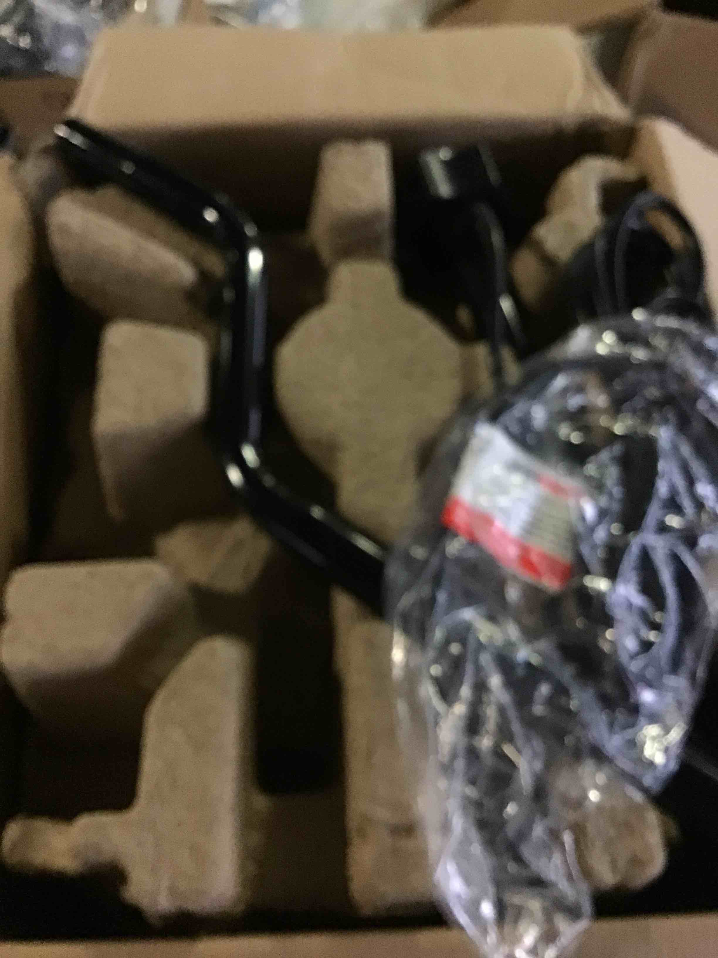 https://s3.amazonaws.com/lotting-images-prod/bidfta/RED5481344_1700254173927.jpeg