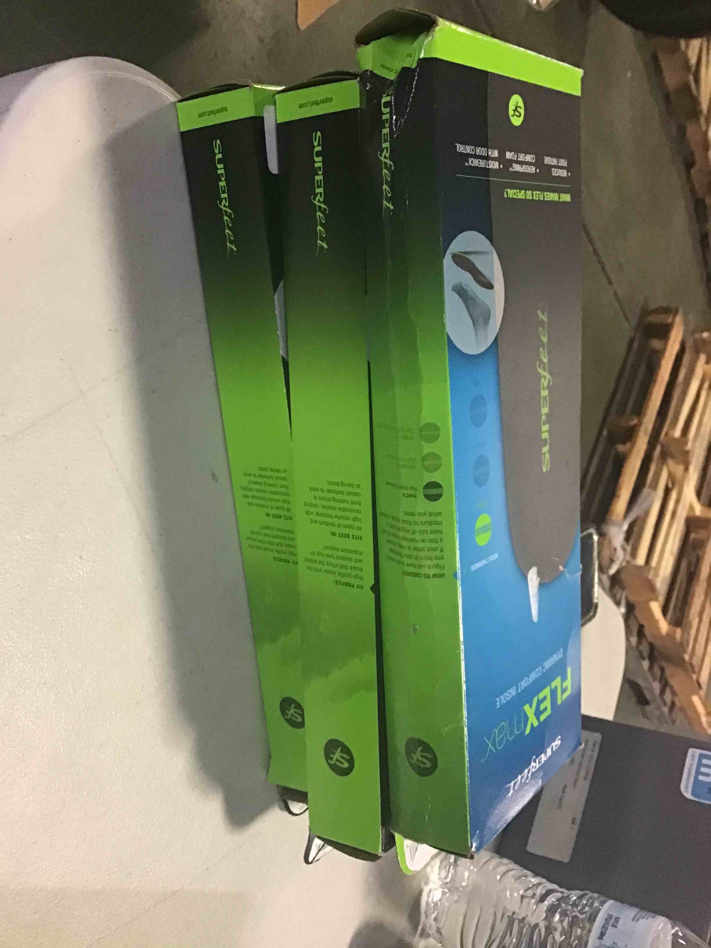 https://s3.amazonaws.com/lotting-images-prod/bidfta/RED5481417_1700499513893.jpeg