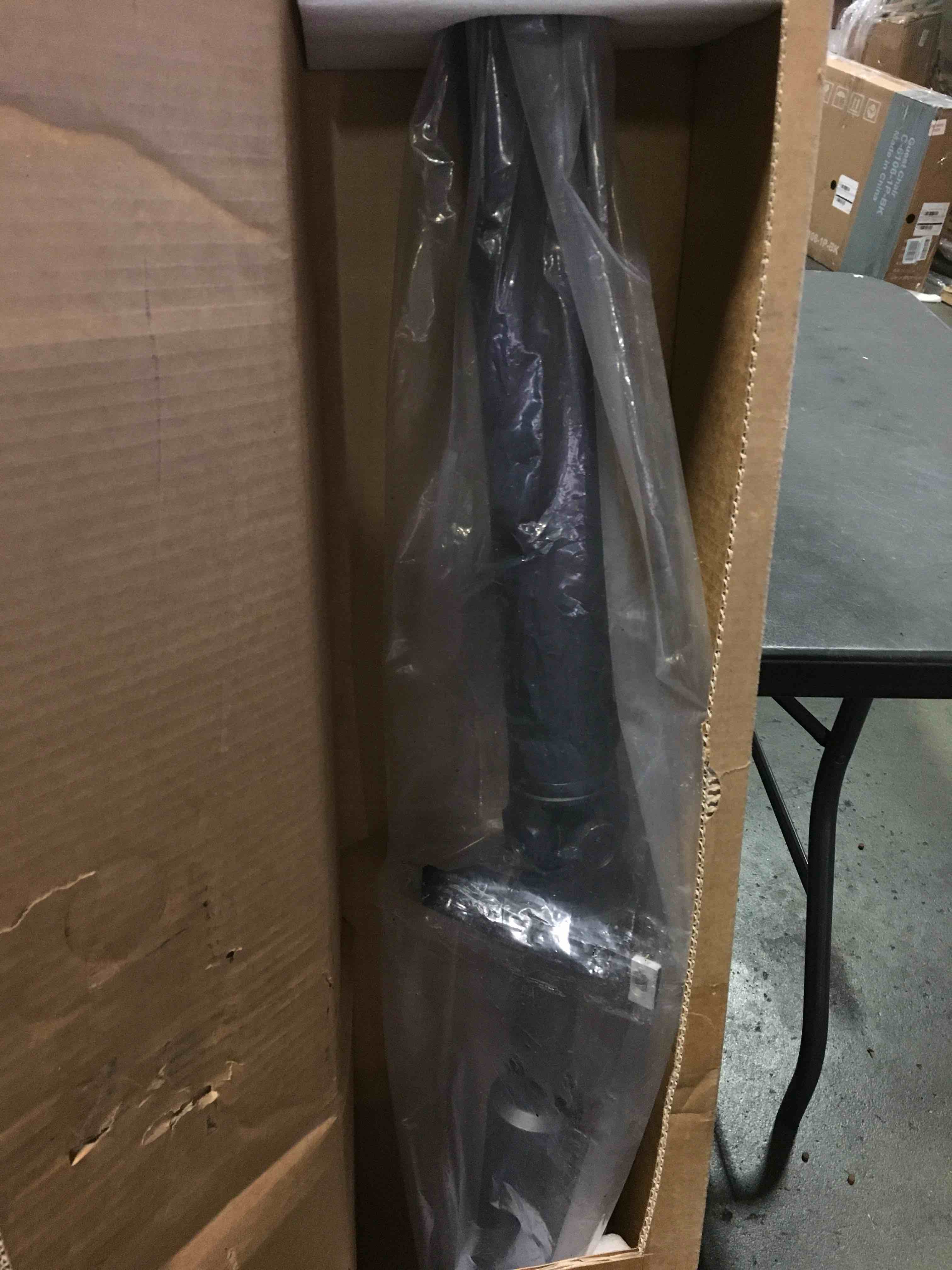 https://s3.amazonaws.com/lotting-images-prod/bidfta/RED5482029_1700662414690.jpeg