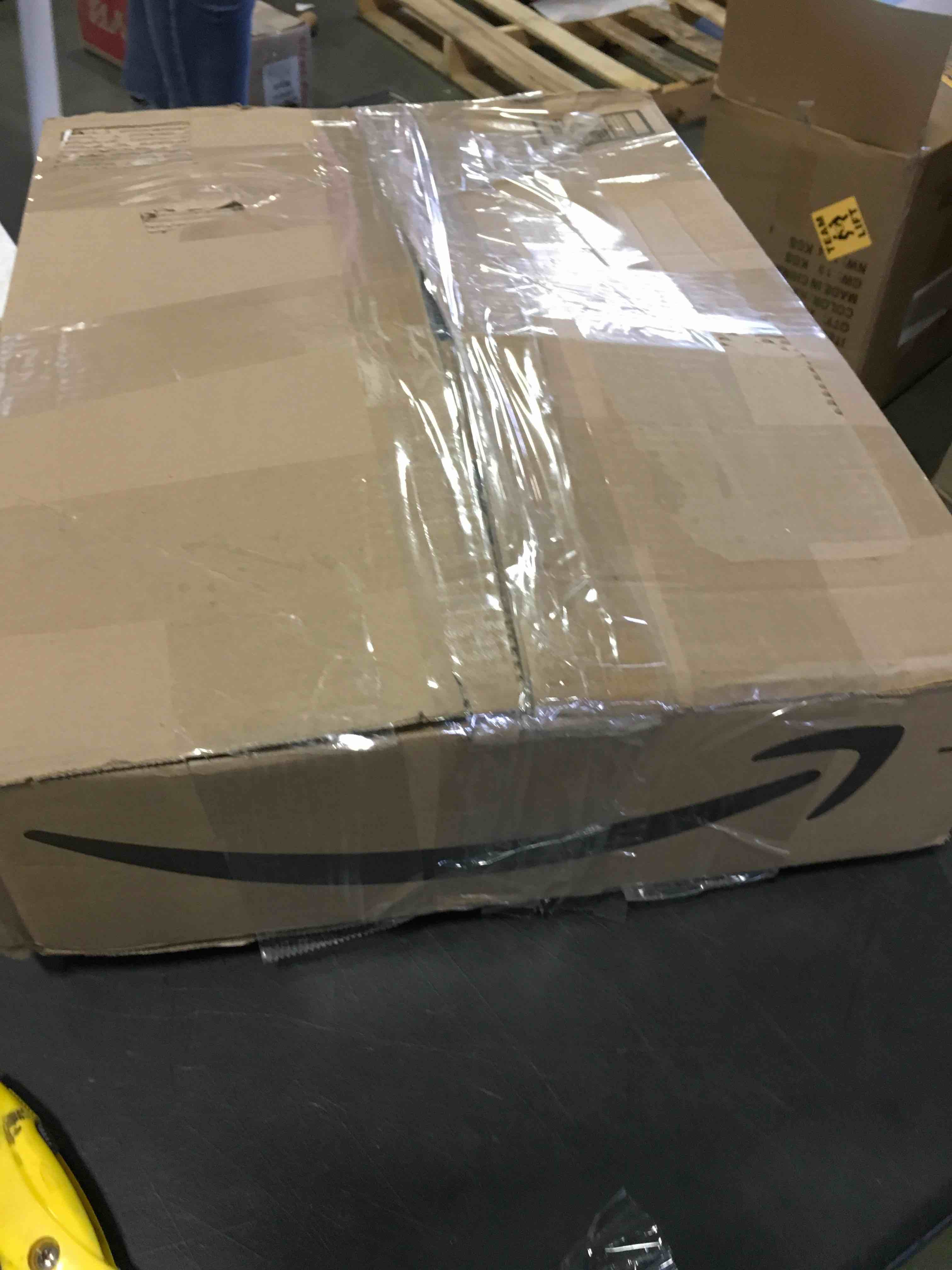 https://s3.amazonaws.com/lotting-images-prod/bidfta/RED5482112_1700683036914.jpeg