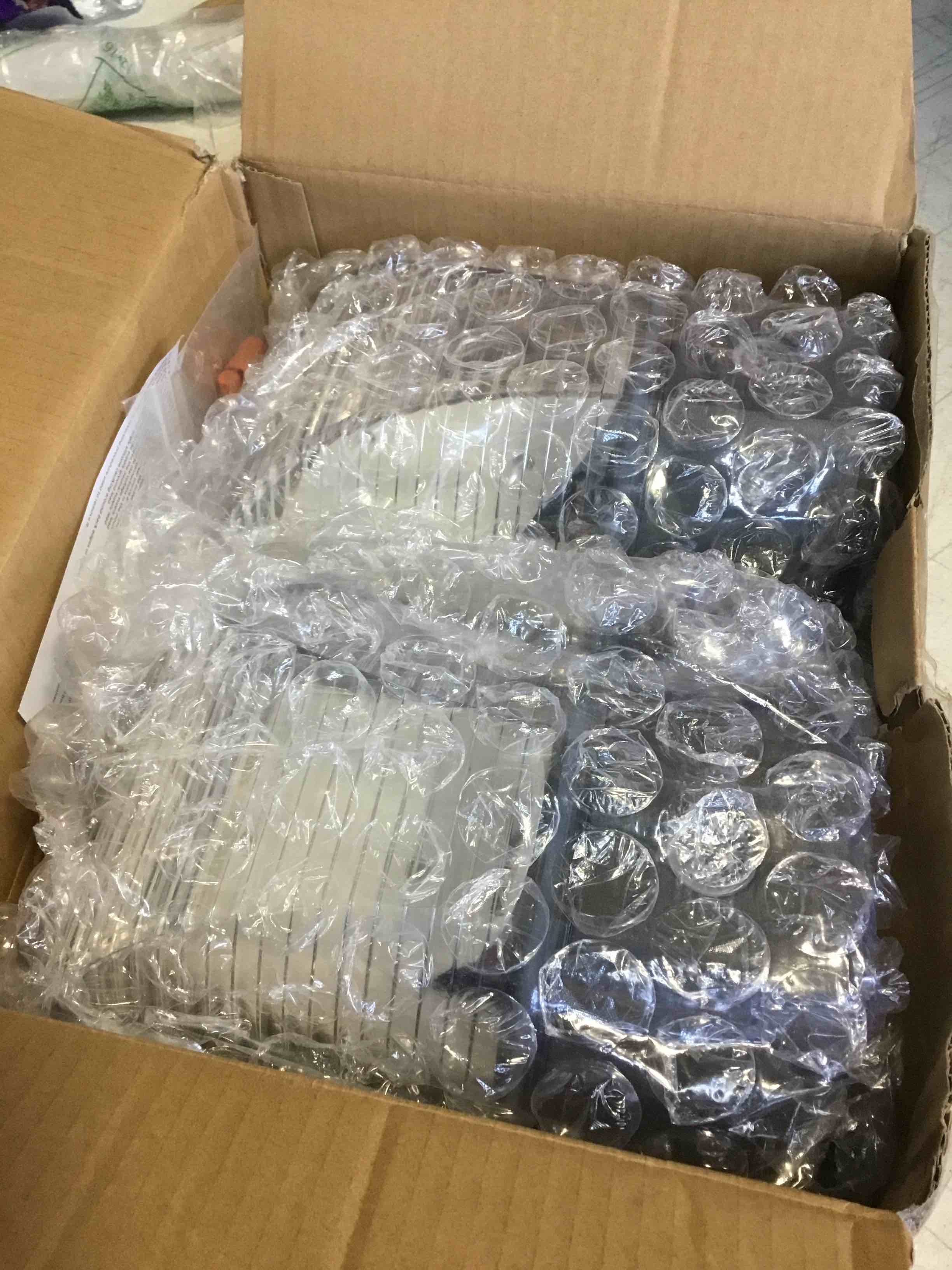 https://s3.amazonaws.com/lotting-images-prod/bidfta/RED5482305_1701116359297.jpeg