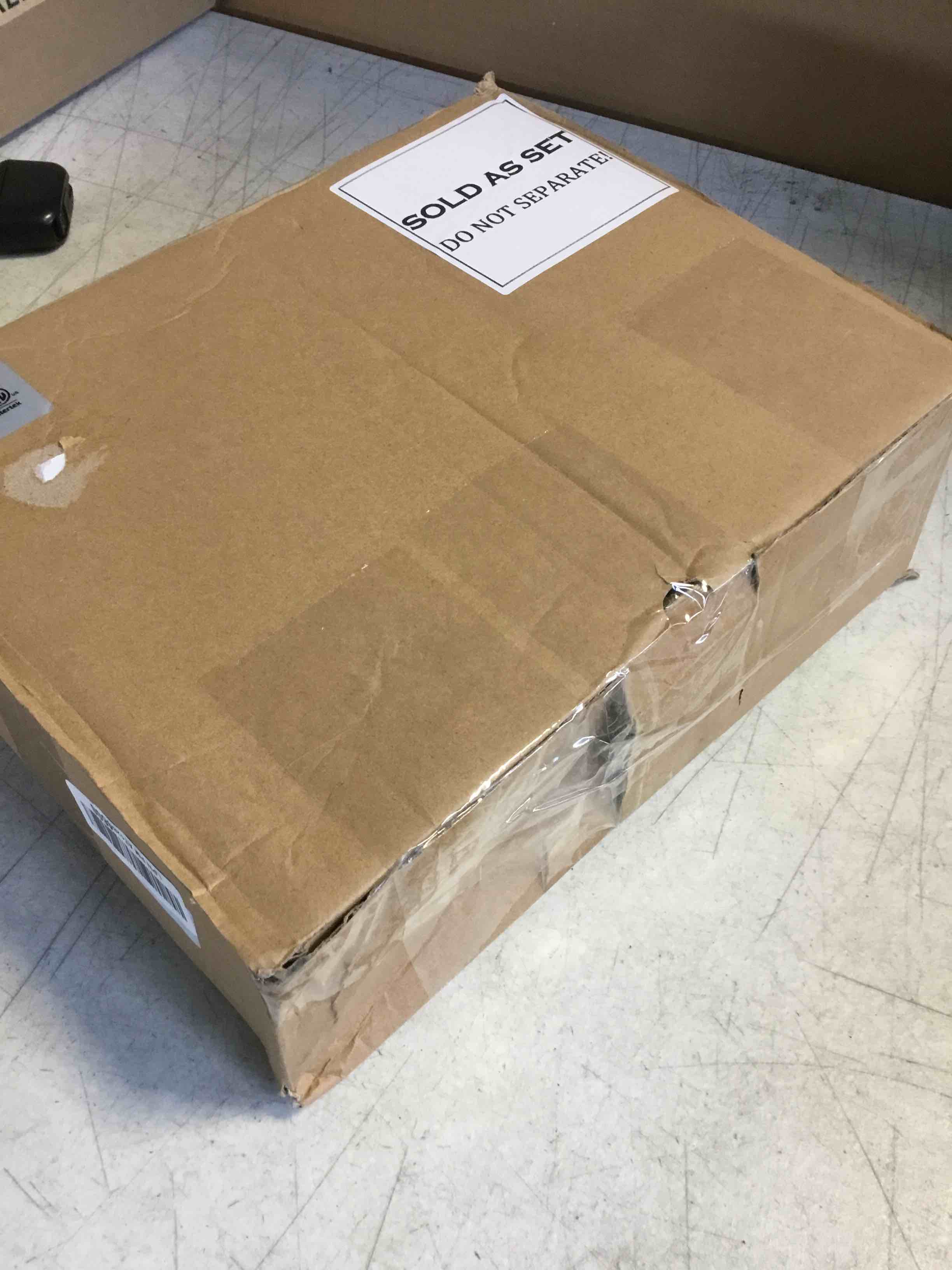 https://s3.amazonaws.com/lotting-images-prod/bidfta/RED5482305_1701116425457.jpeg