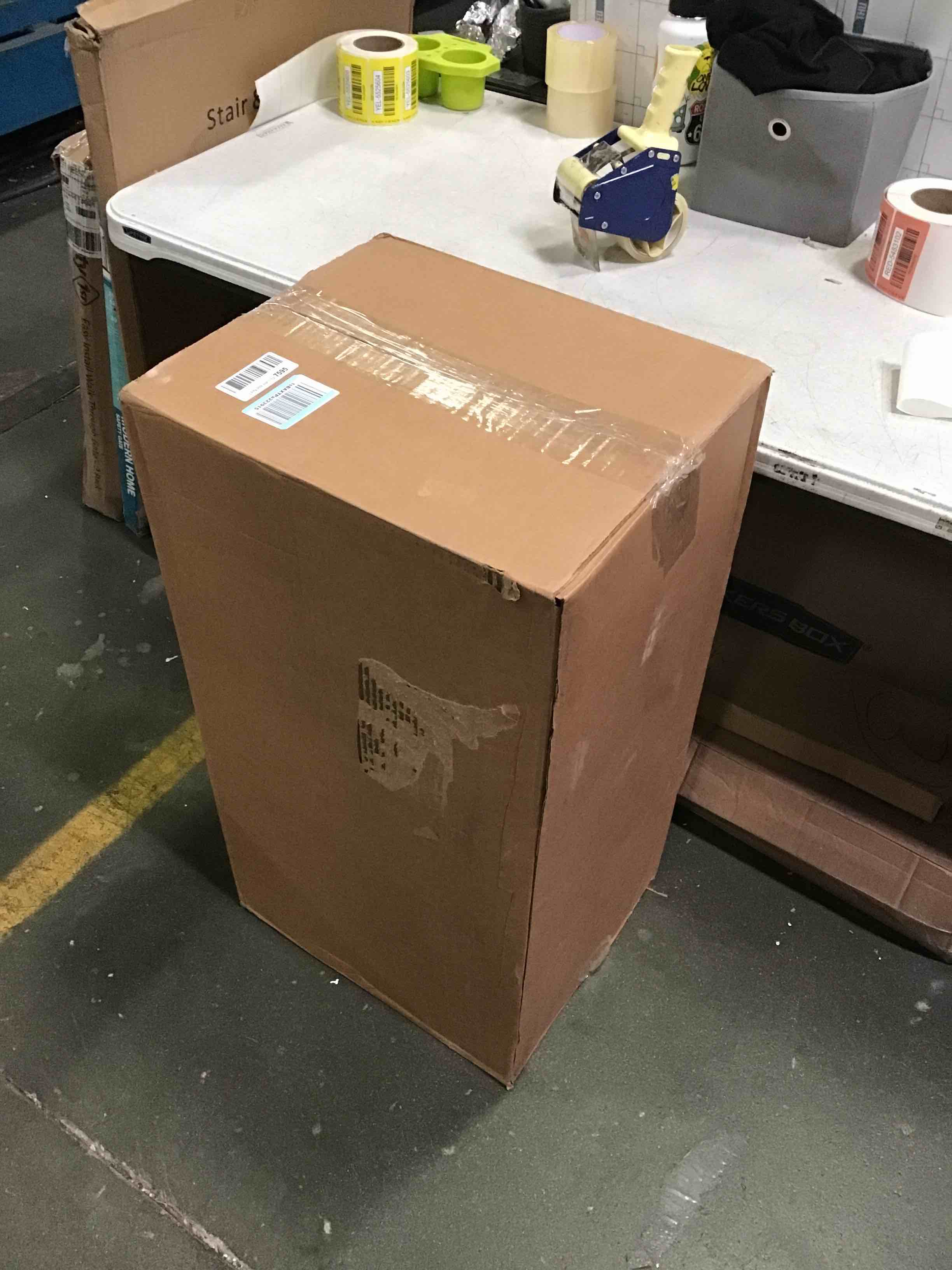 https://s3.amazonaws.com/lotting-images-prod/bidfta/RED5483102_1699461746454.jpeg