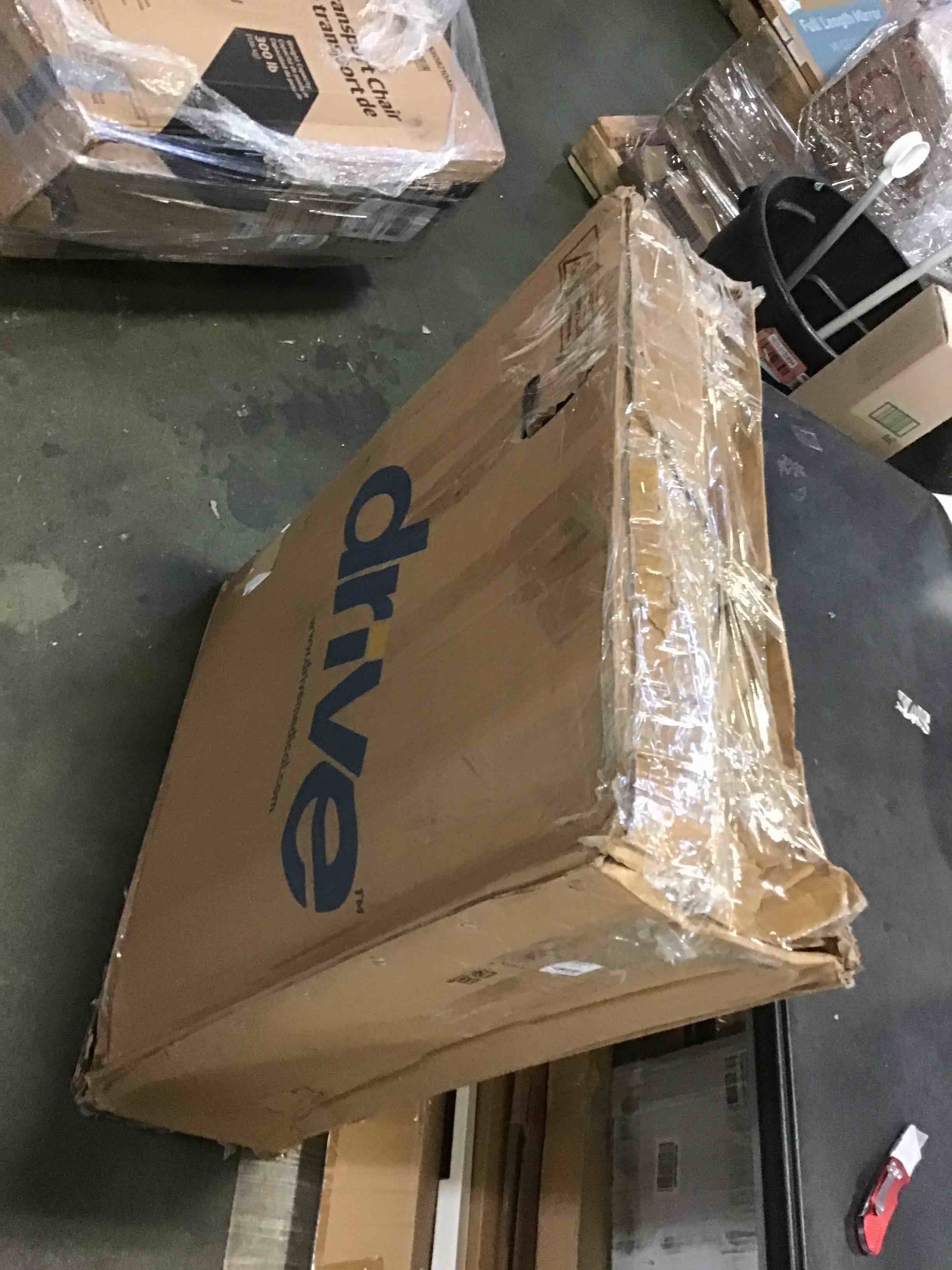 https://s3.amazonaws.com/lotting-images-prod/bidfta/RED5483328_1699563021575.jpeg