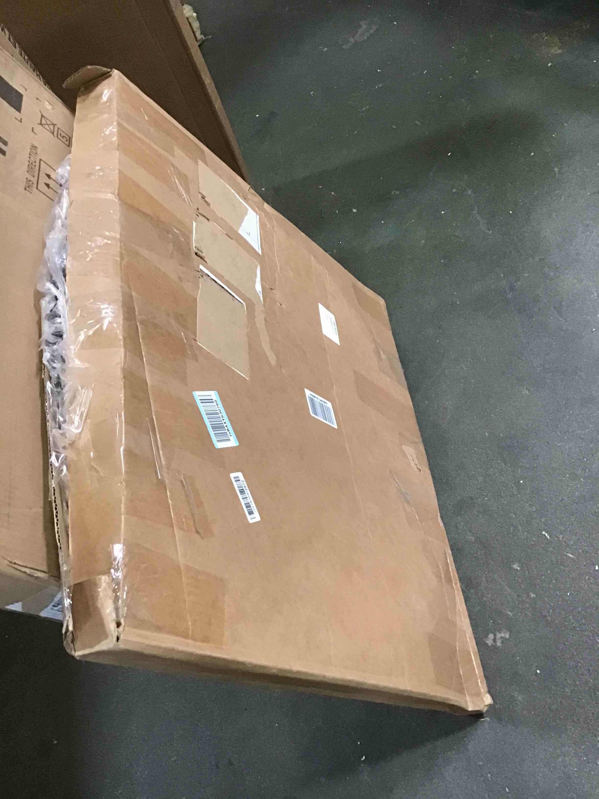 https://s3.amazonaws.com/lotting-images-prod/bidfta/RED5483472_1699641432561.jpeg