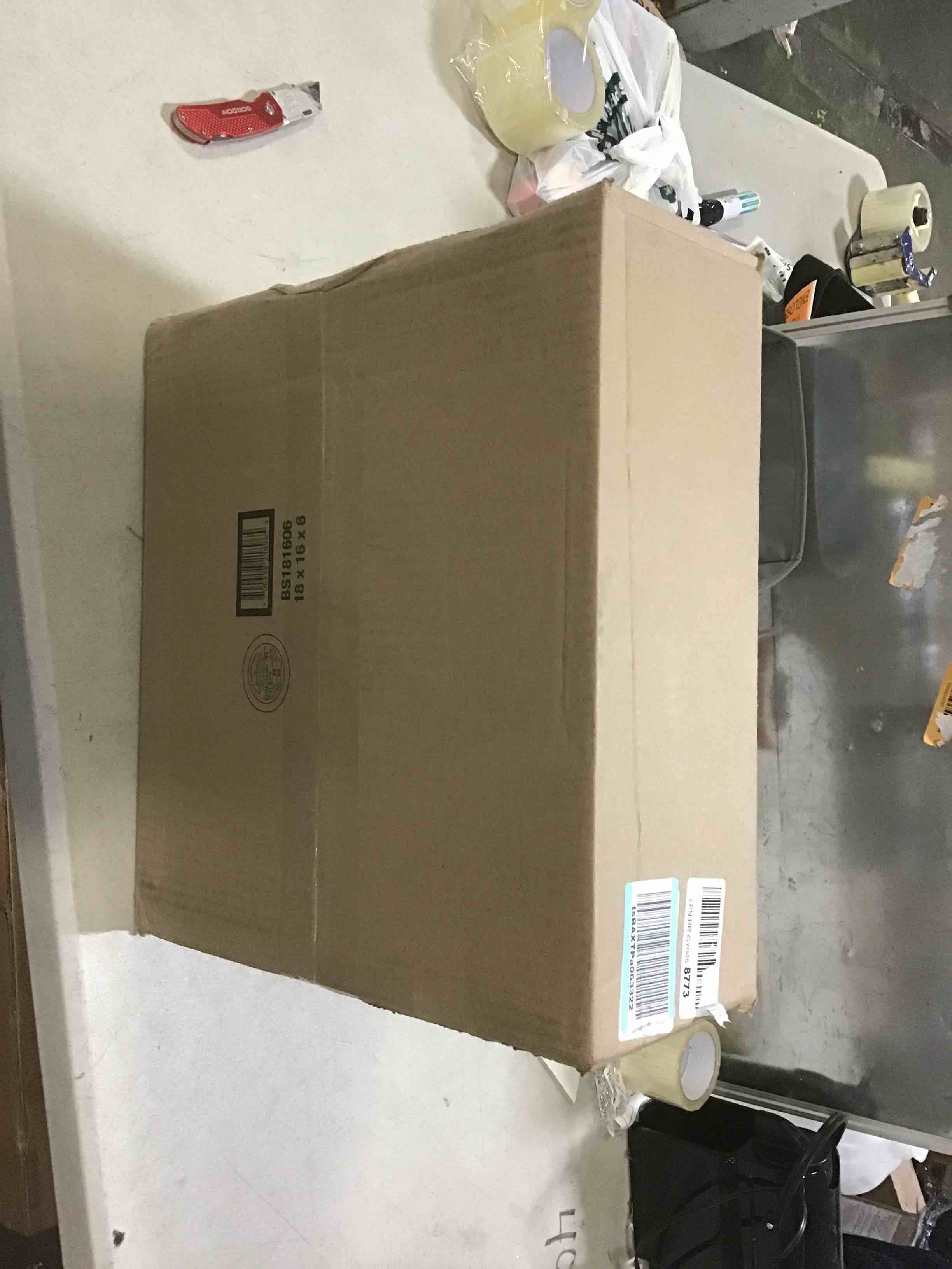 https://s3.amazonaws.com/lotting-images-prod/bidfta/RED5483523_1699648154449.jpeg