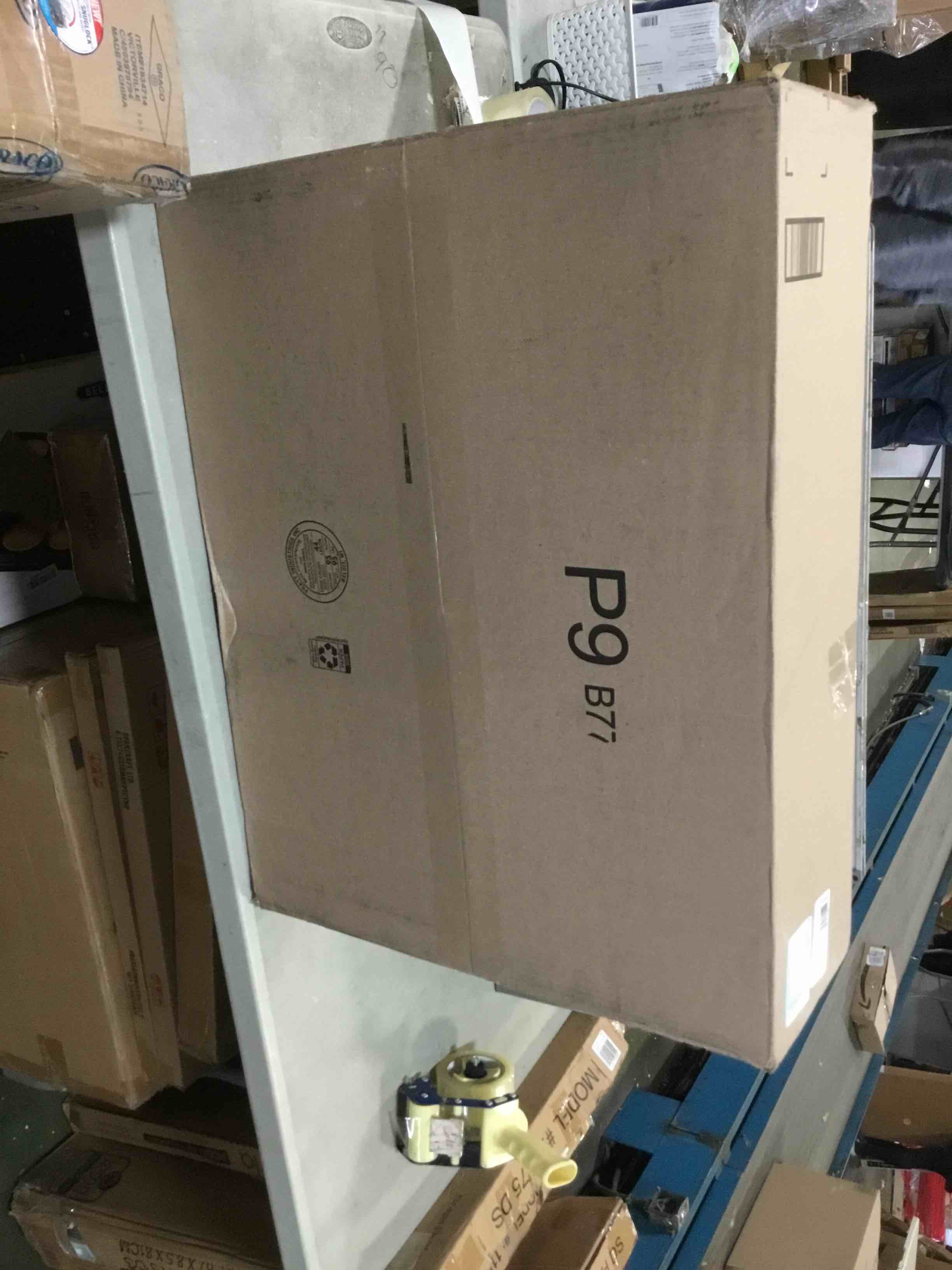 https://s3.amazonaws.com/lotting-images-prod/bidfta/RED5483683_1699900842190.jpeg