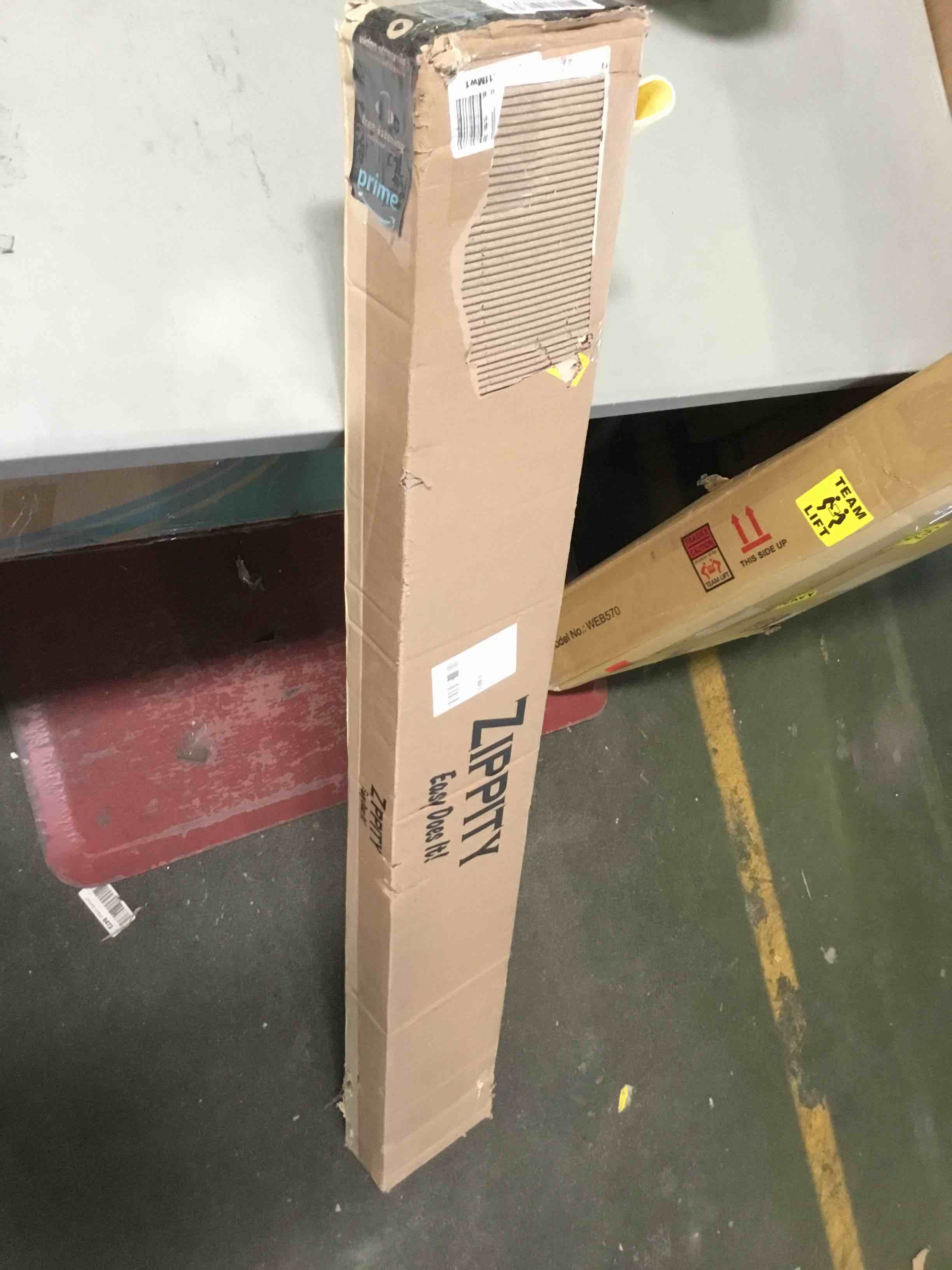 https://s3.amazonaws.com/lotting-images-prod/bidfta/RED5483839_1699983092007.jpeg