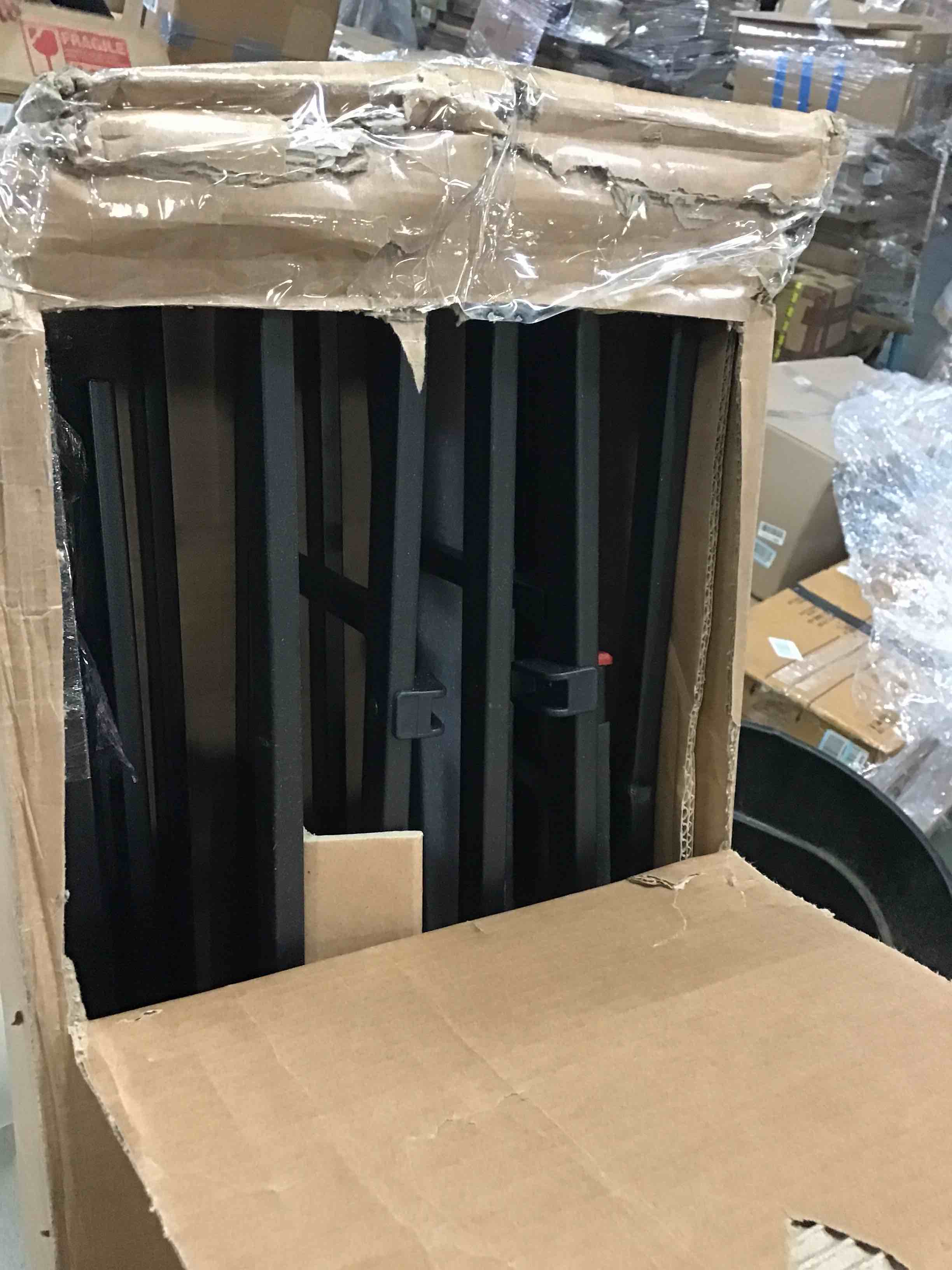 https://s3.amazonaws.com/lotting-images-prod/bidfta/RED5484077_1700496778364.jpeg