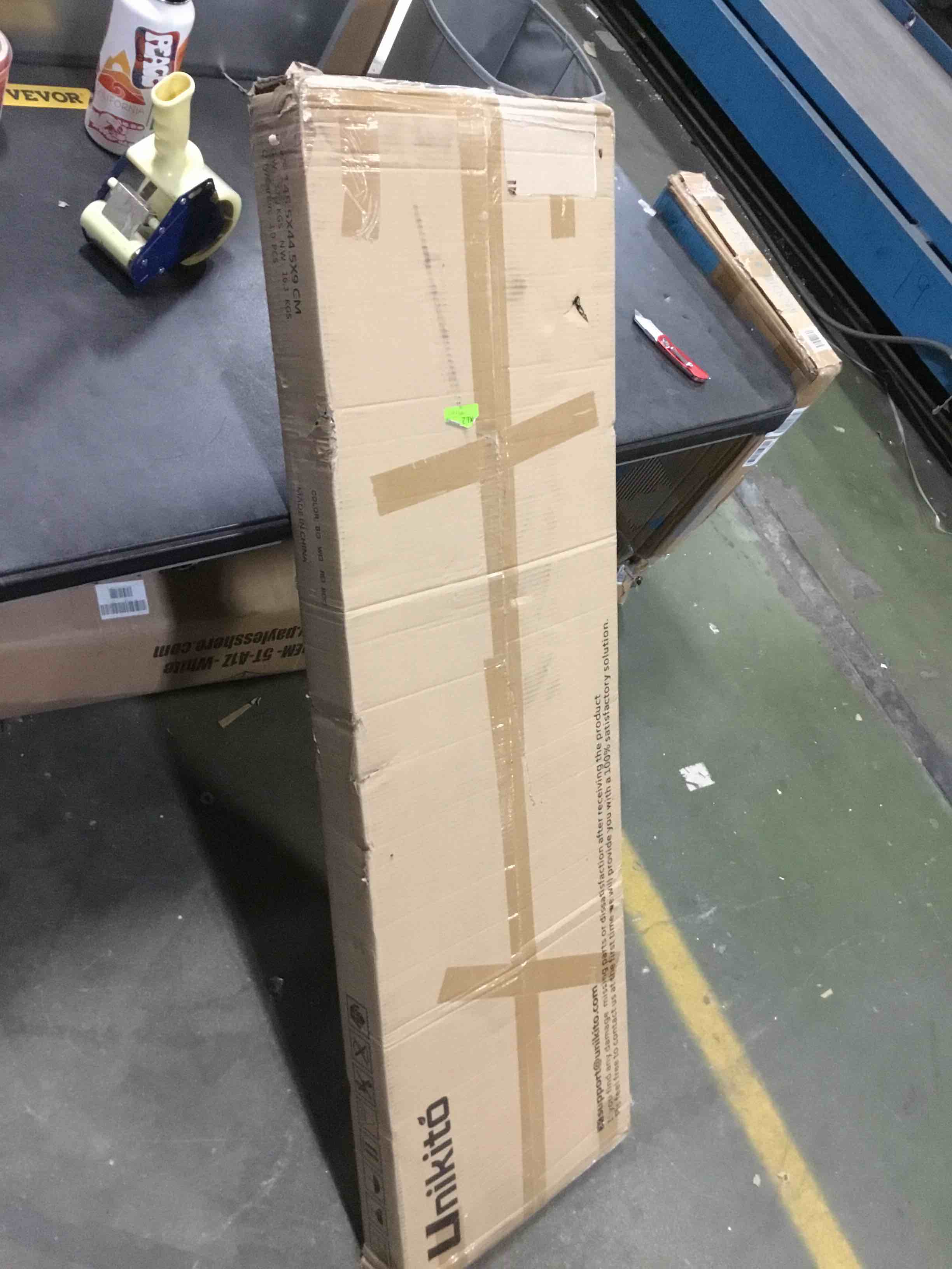 https://s3.amazonaws.com/lotting-images-prod/bidfta/RED5484205_1700574399681.jpeg