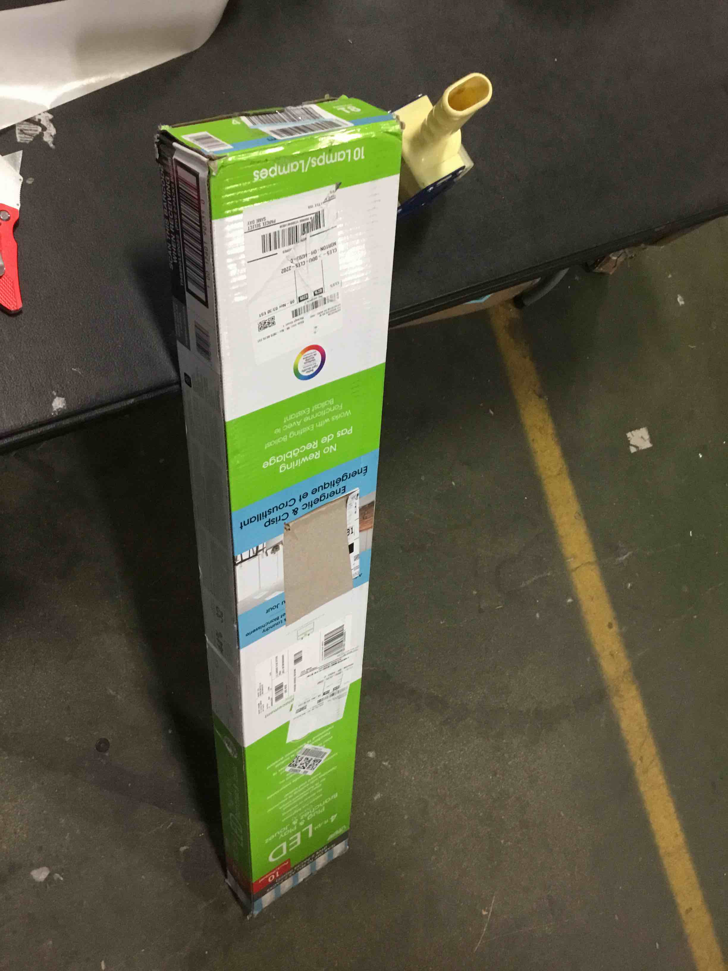https://s3.amazonaws.com/lotting-images-prod/bidfta/RED5484222_1700576596361.jpeg