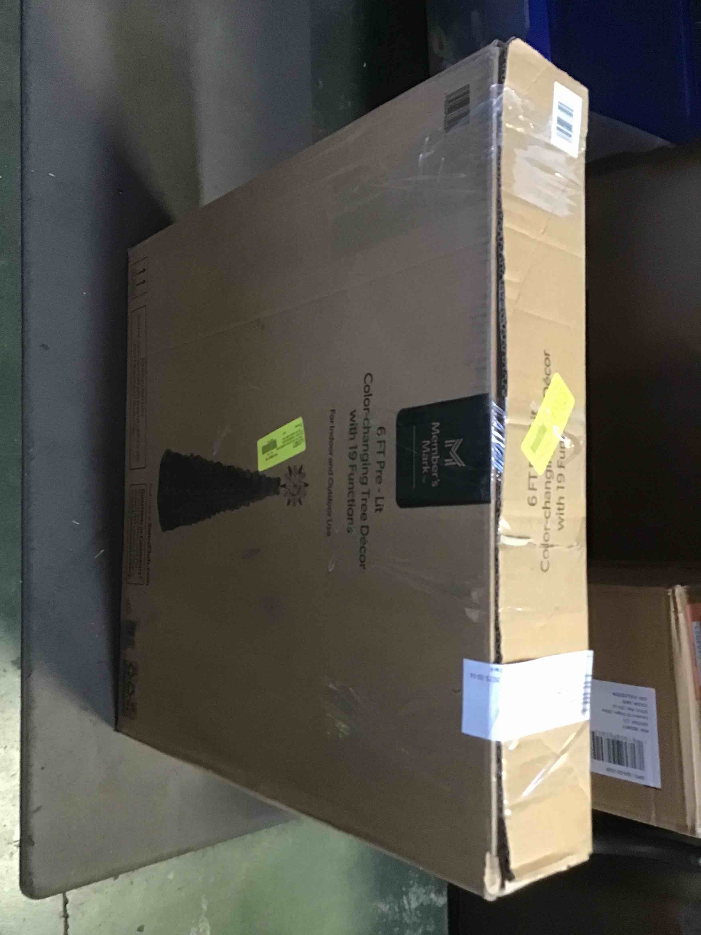 https://s3.amazonaws.com/lotting-images-prod/bidfta/RED5485290_1699465191199.jpeg