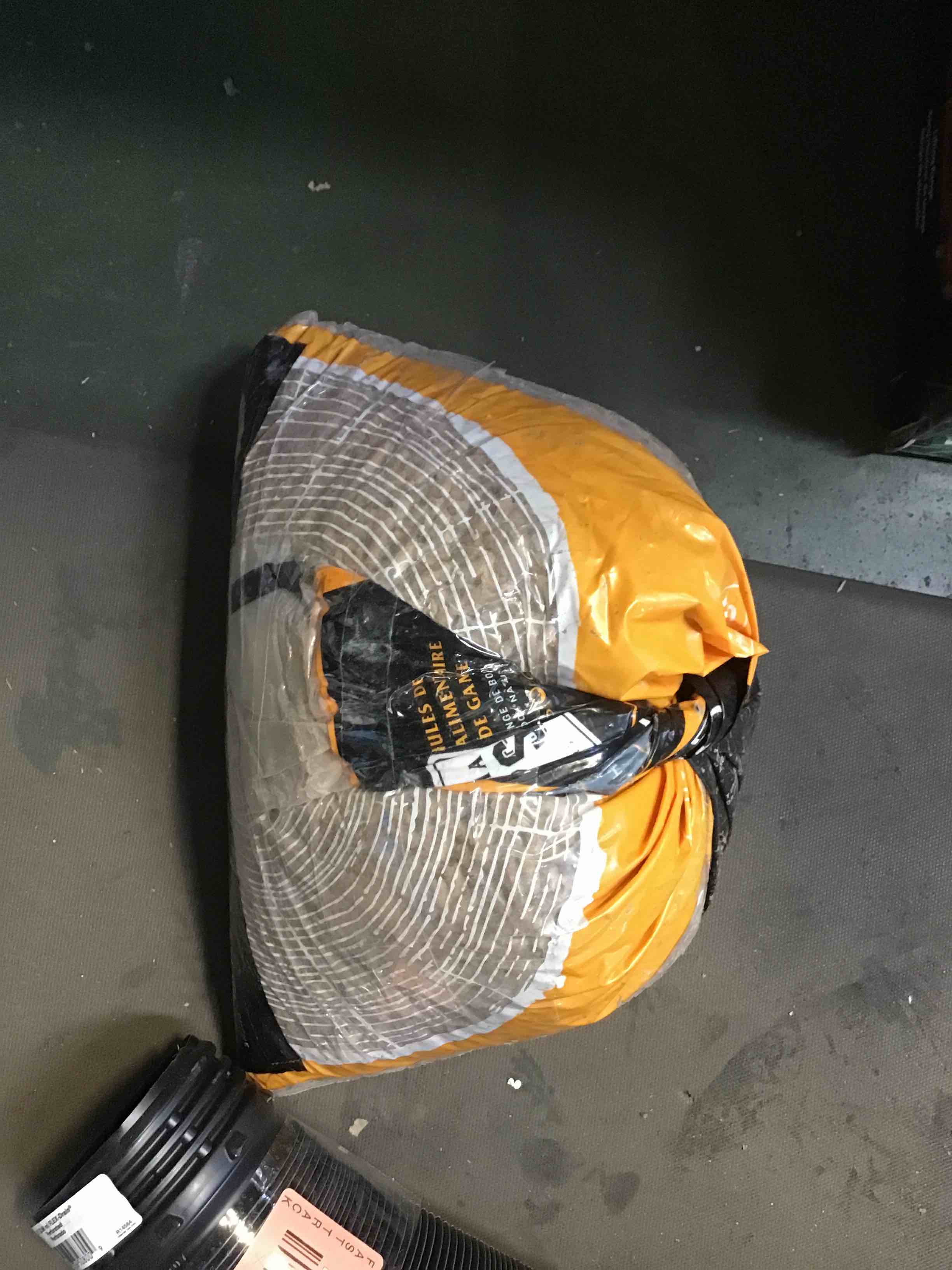 https://s3.amazonaws.com/lotting-images-prod/bidfta/RED5485482_1699559206030.jpeg