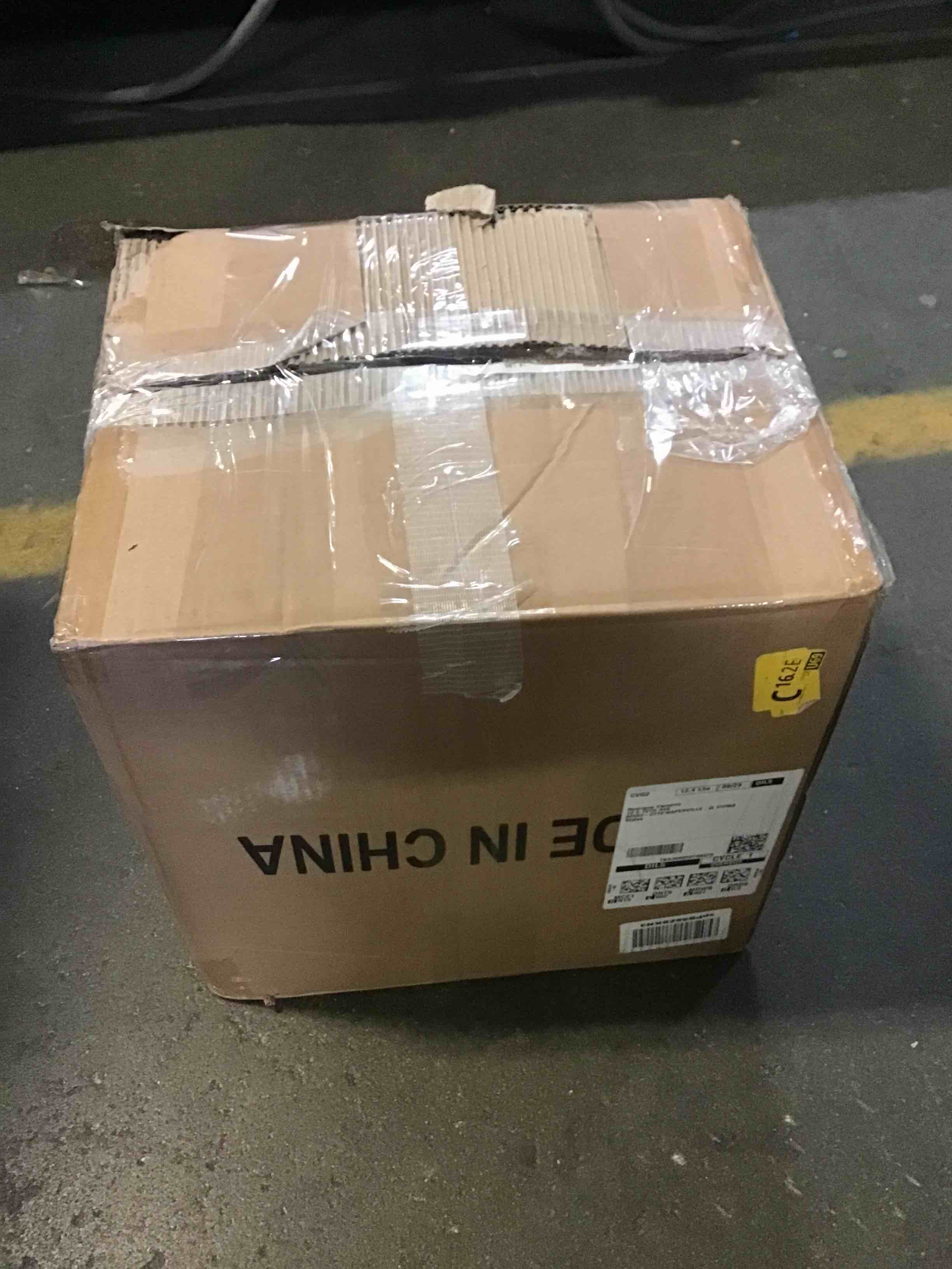 https://s3.amazonaws.com/lotting-images-prod/bidfta/RED5485575_1699643505394.jpeg