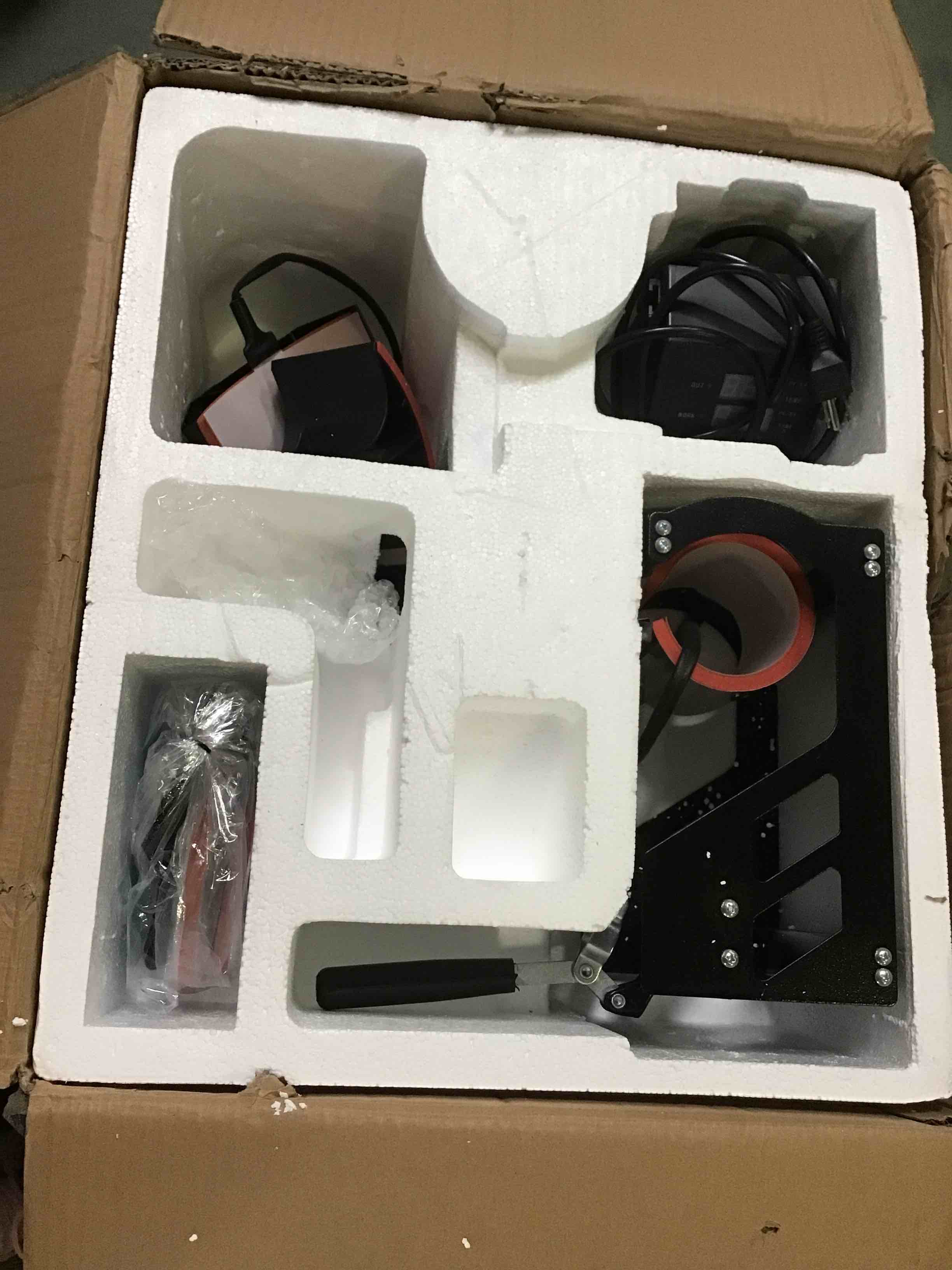 https://s3.amazonaws.com/lotting-images-prod/bidfta/RED5485668_1699901876037.jpeg