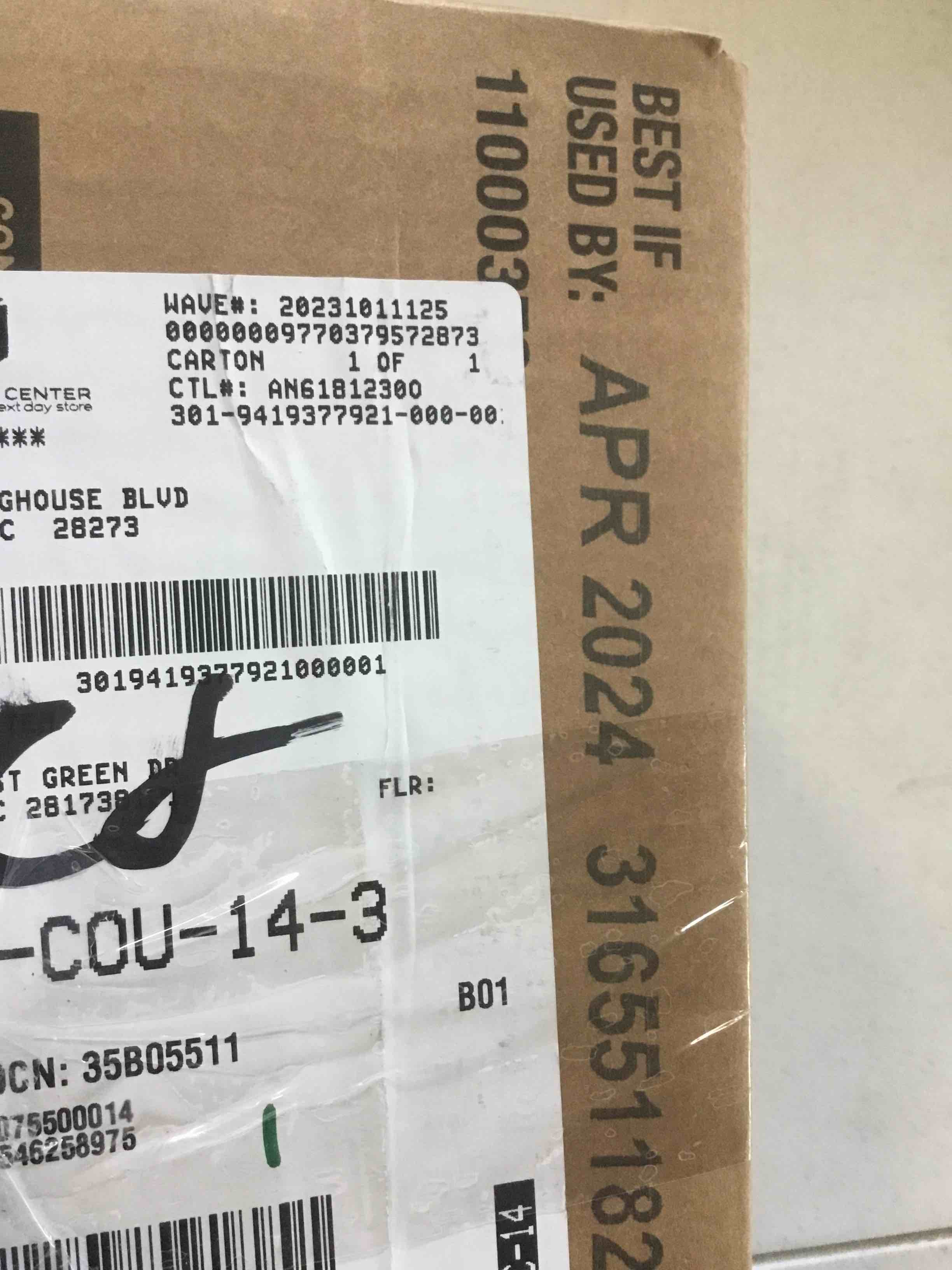 https://s3.amazonaws.com/lotting-images-prod/bidfta/RED5485809_1699977262892.jpeg