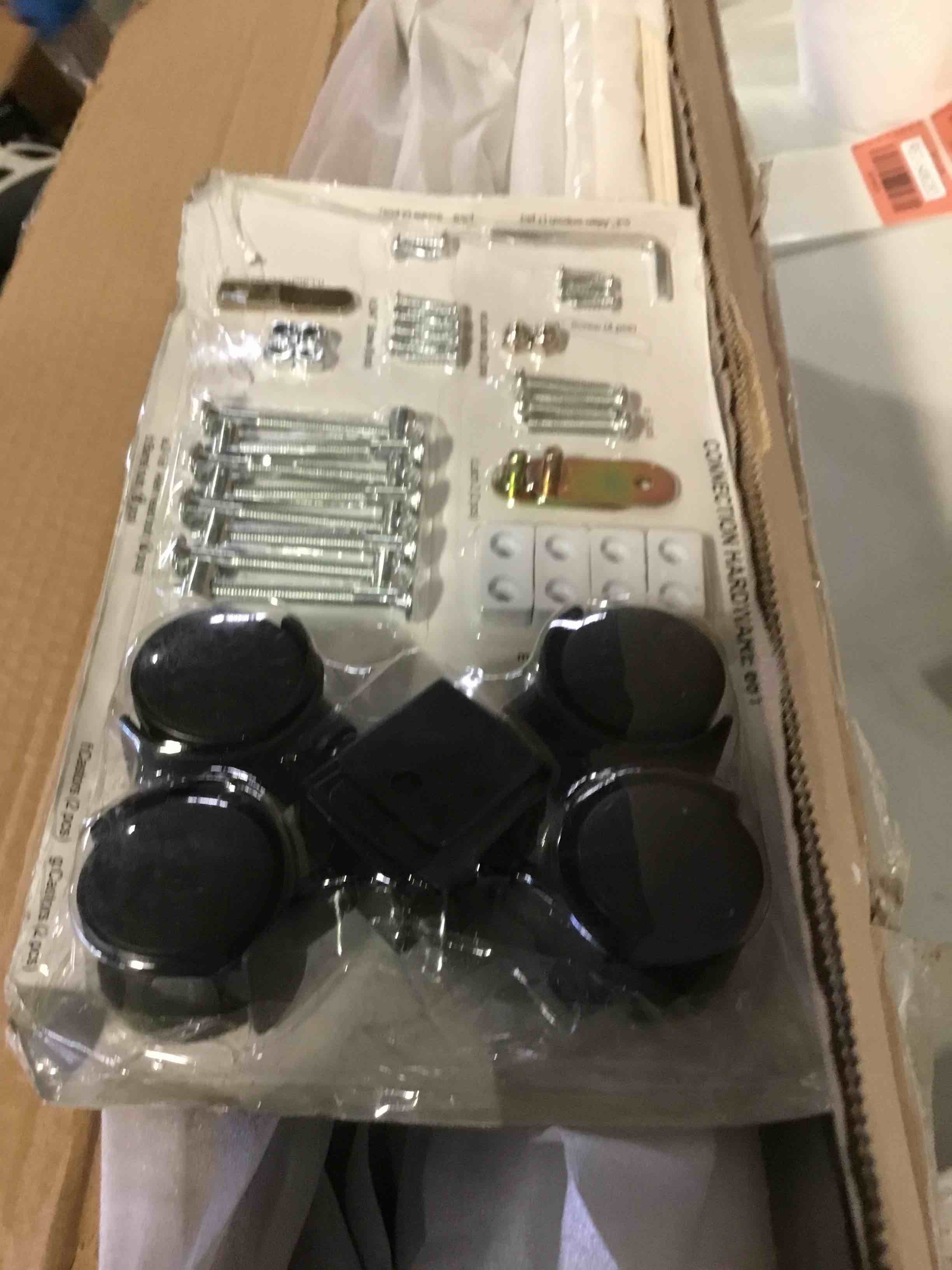 https://s3.amazonaws.com/lotting-images-prod/bidfta/RED5486282_1699472227625.jpeg
