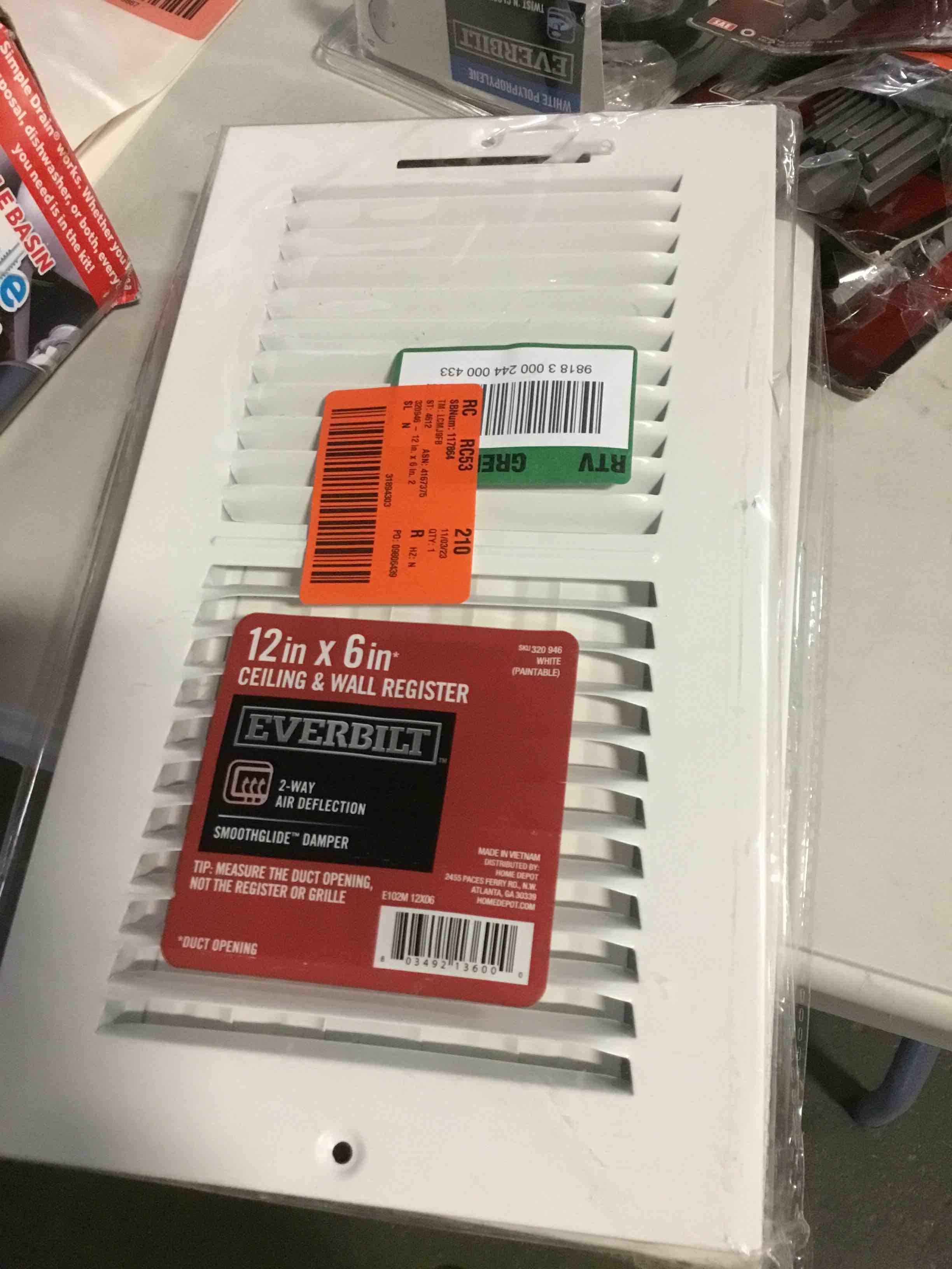 https://s3.amazonaws.com/lotting-images-prod/bidfta/RED5486867_1699972762527.jpeg
