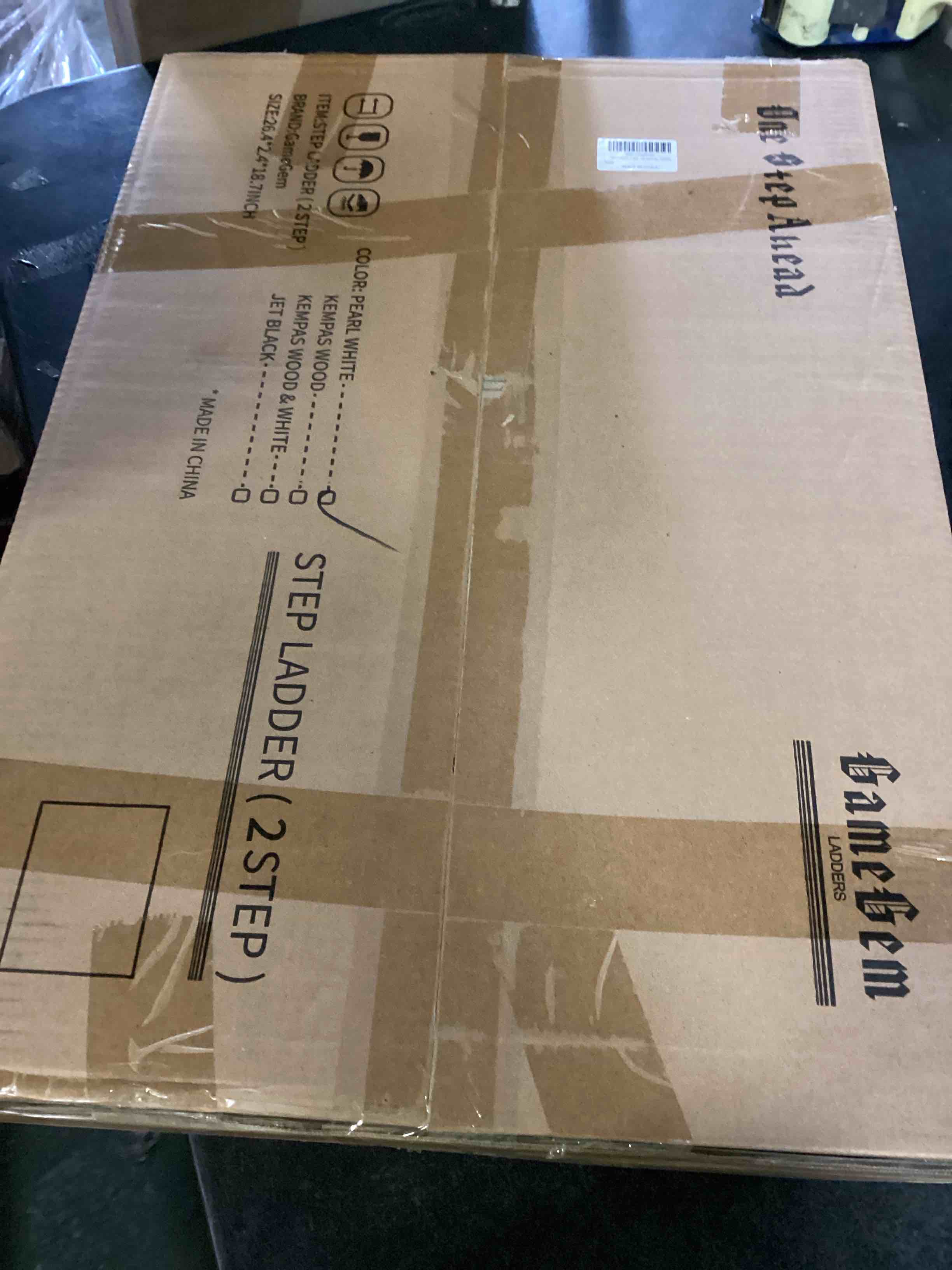 https://s3.amazonaws.com/lotting-images-prod/bidfta/RED5487552_1699382204643.jpeg