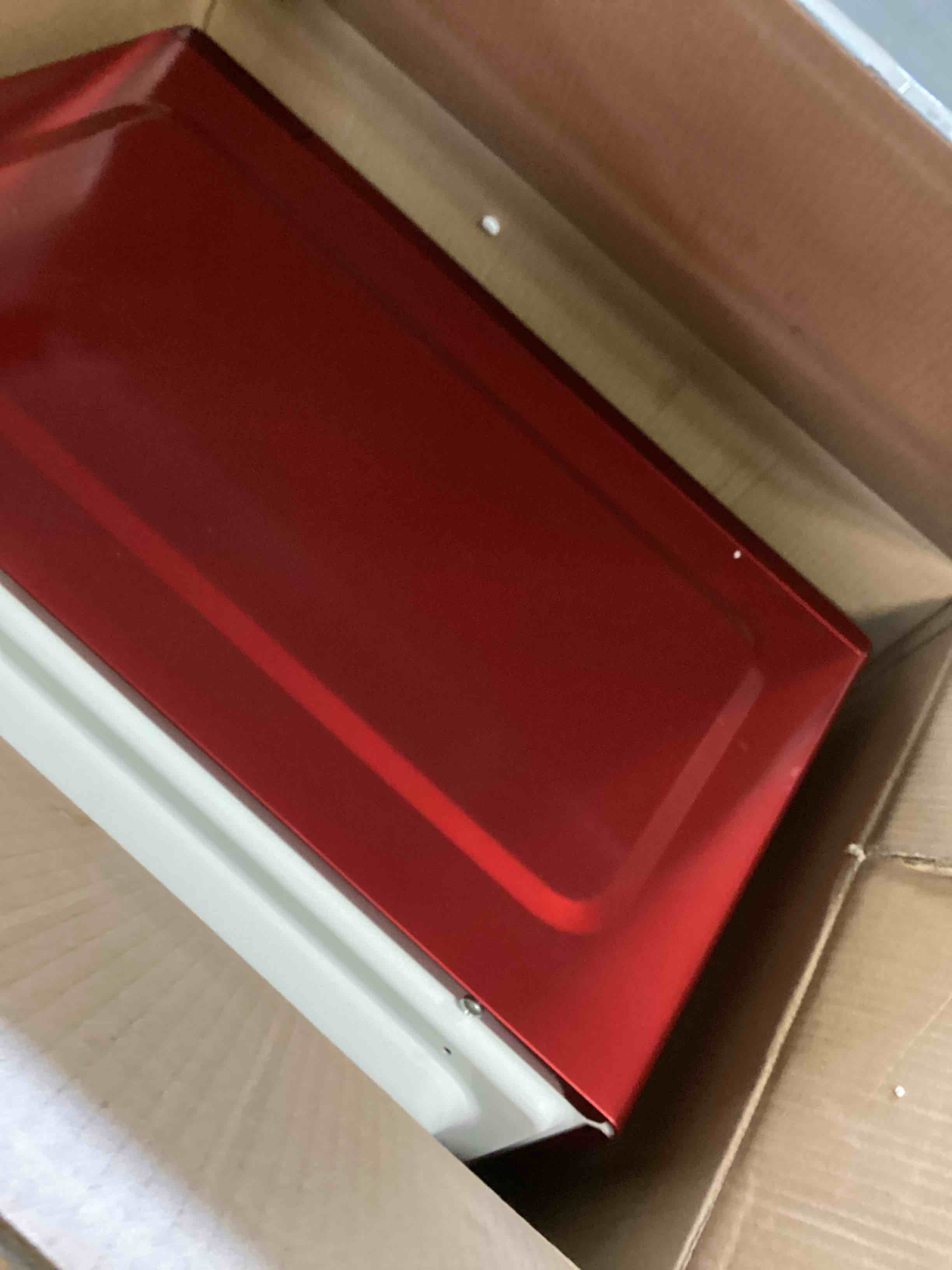 https://s3.amazonaws.com/lotting-images-prod/bidfta/RED5487831_1699886920643.jpeg