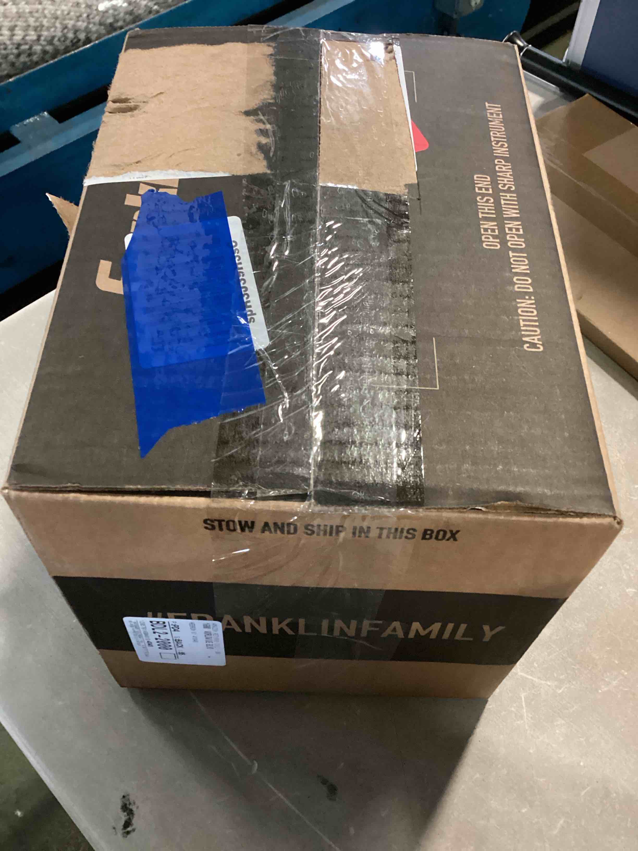 https://s3.amazonaws.com/lotting-images-prod/bidfta/RED5488188_1700140742623.jpeg