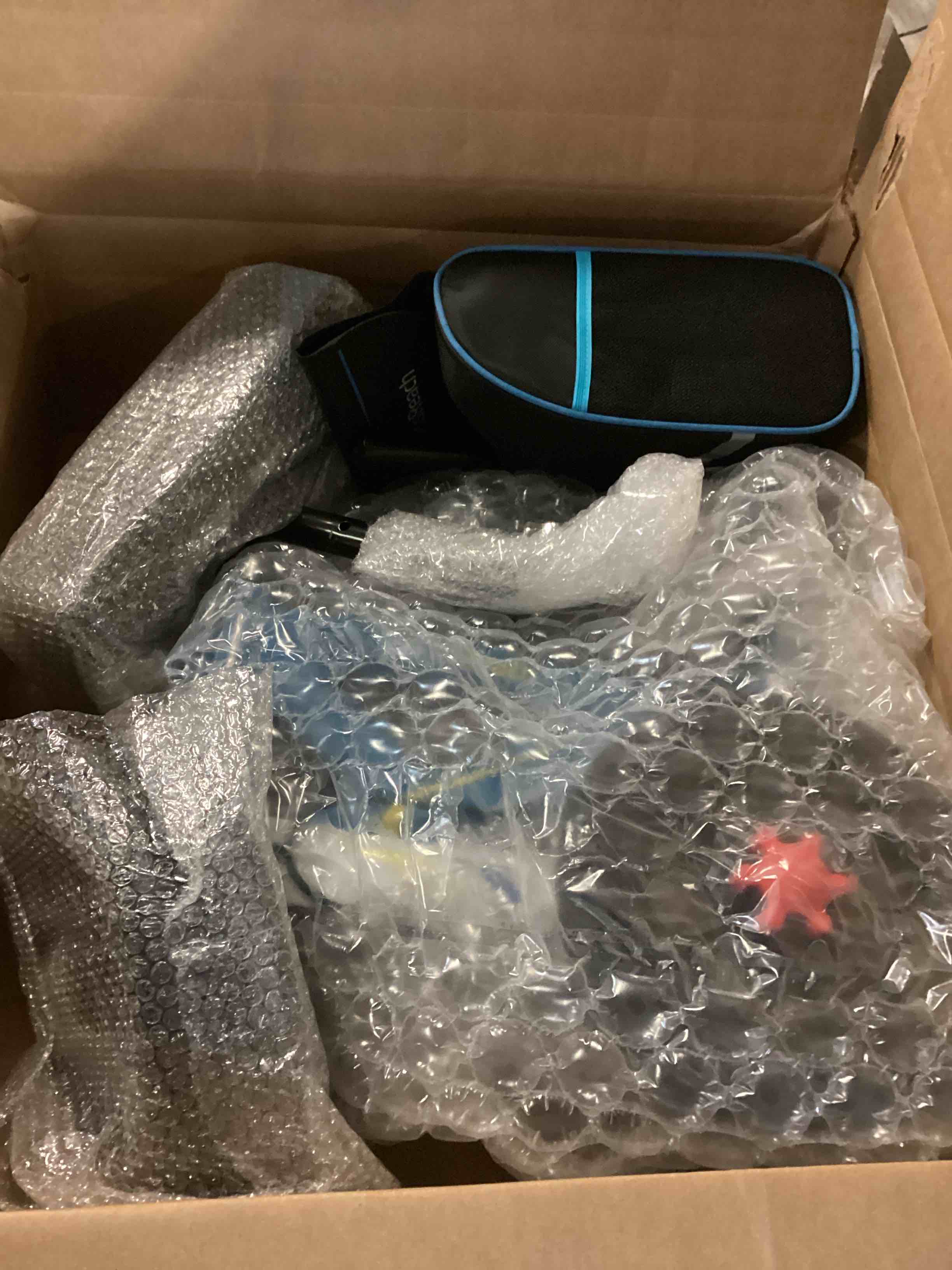 https://s3.amazonaws.com/lotting-images-prod/bidfta/RED5488228_1700145505644.jpeg