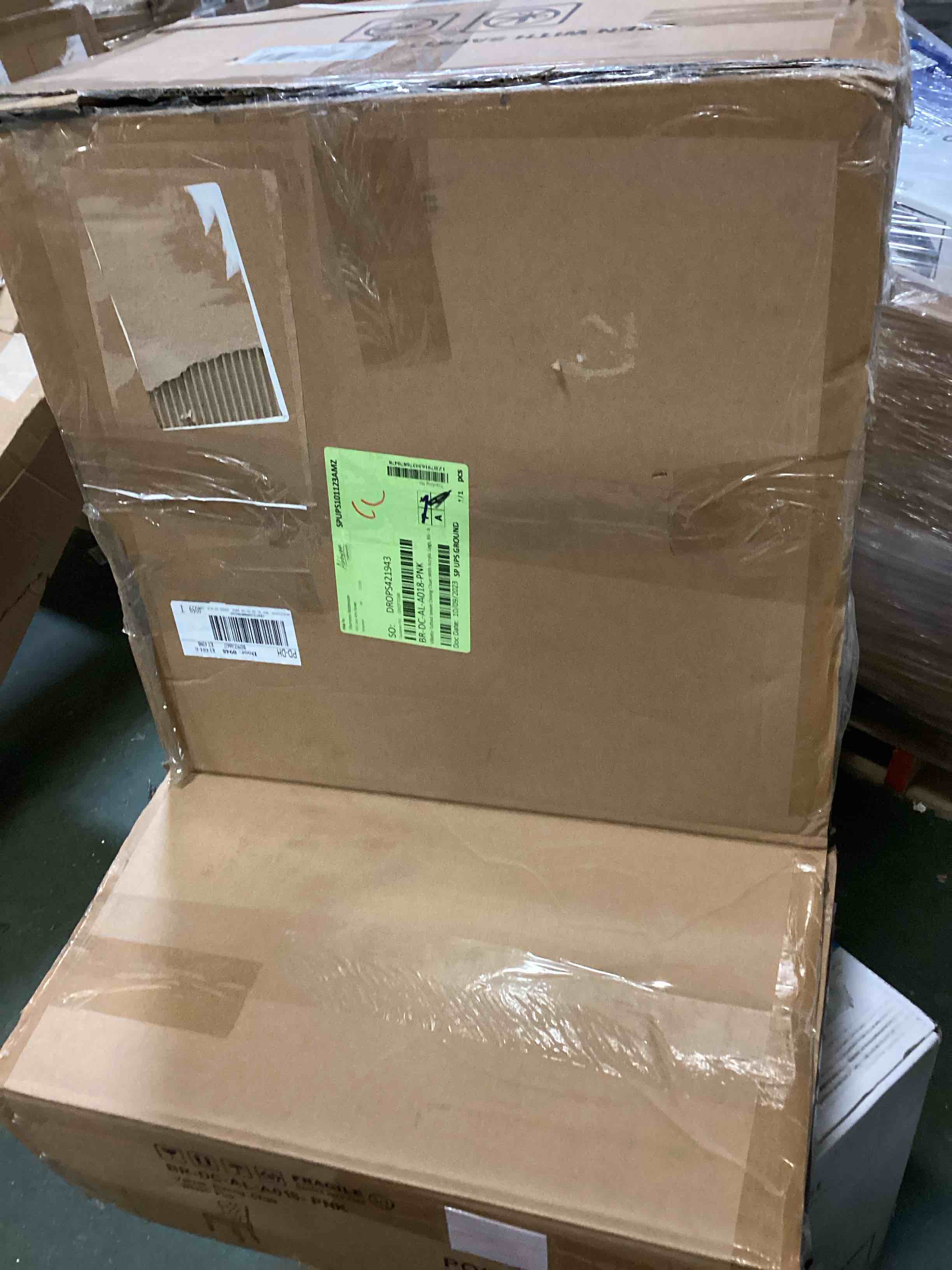 https://s3.amazonaws.com/lotting-images-prod/bidfta/RED5488898_1700585541883.jpeg