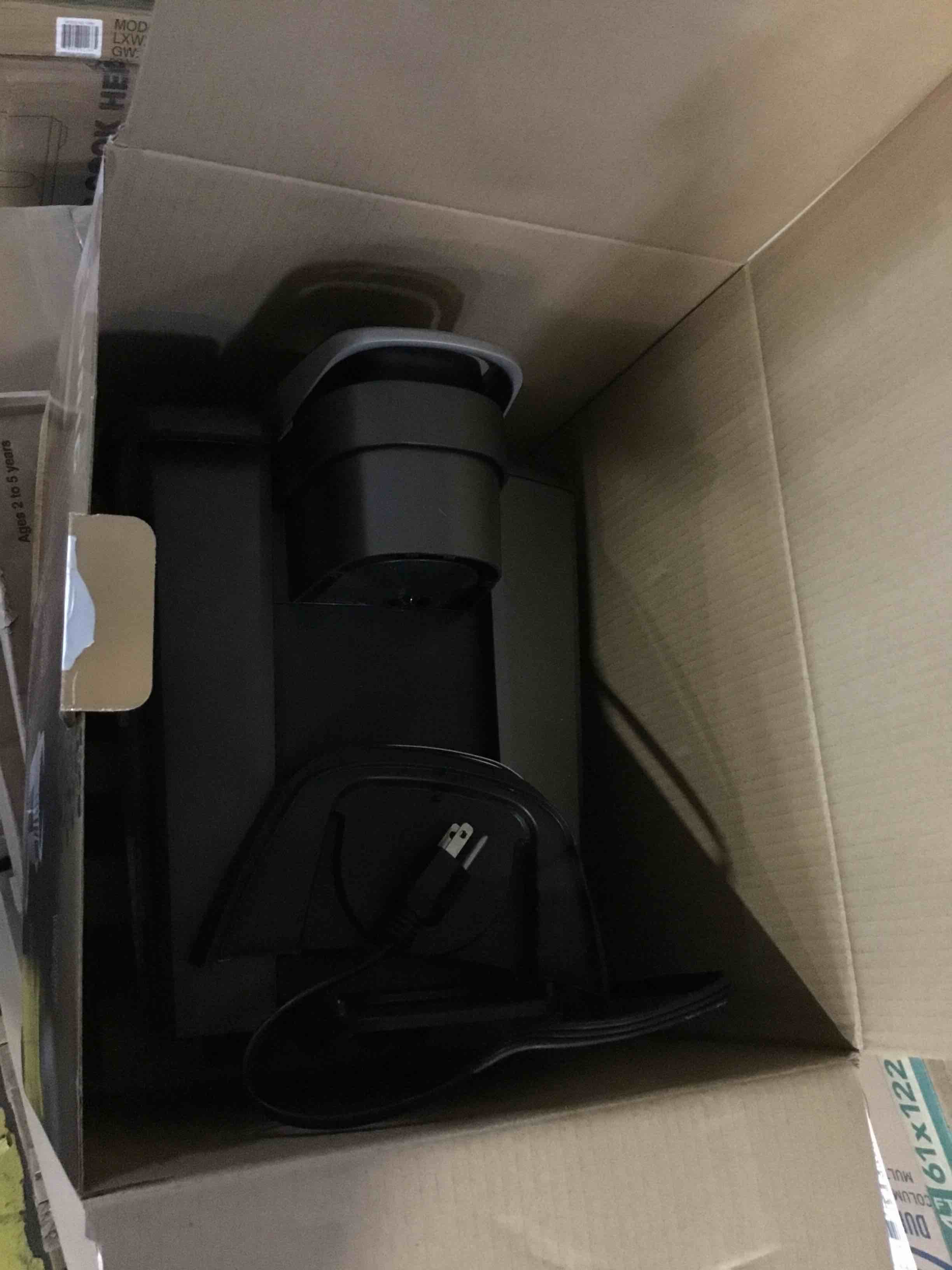 https://s3.amazonaws.com/lotting-images-prod/bidfta/RED5489627_1699882833200.jpeg