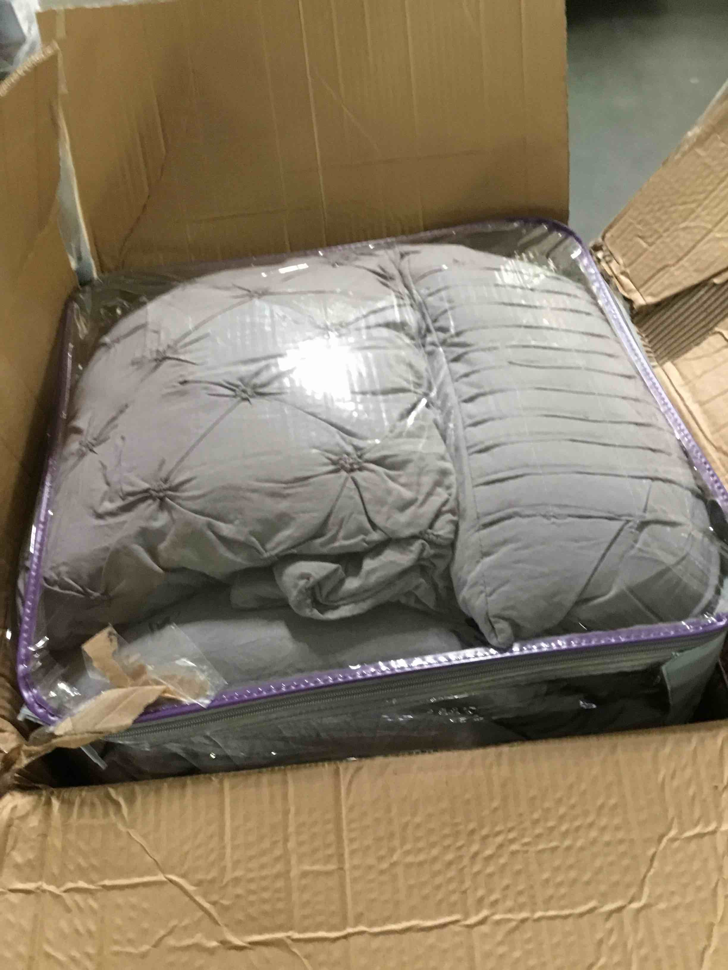 https://s3.amazonaws.com/lotting-images-prod/bidfta/RED5489727_1699899342695.jpeg
